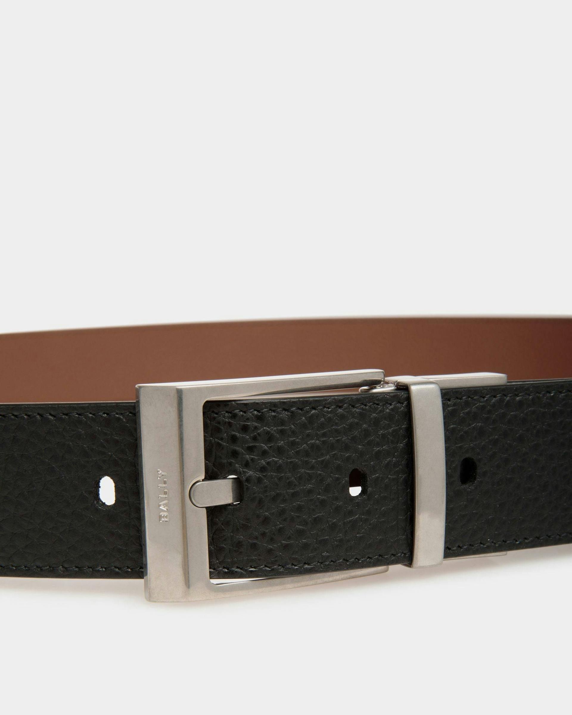 Men's Shiffie 35mm Reversible And Adjustable Belt in Black And Brown Leather | Bally | On Model Front