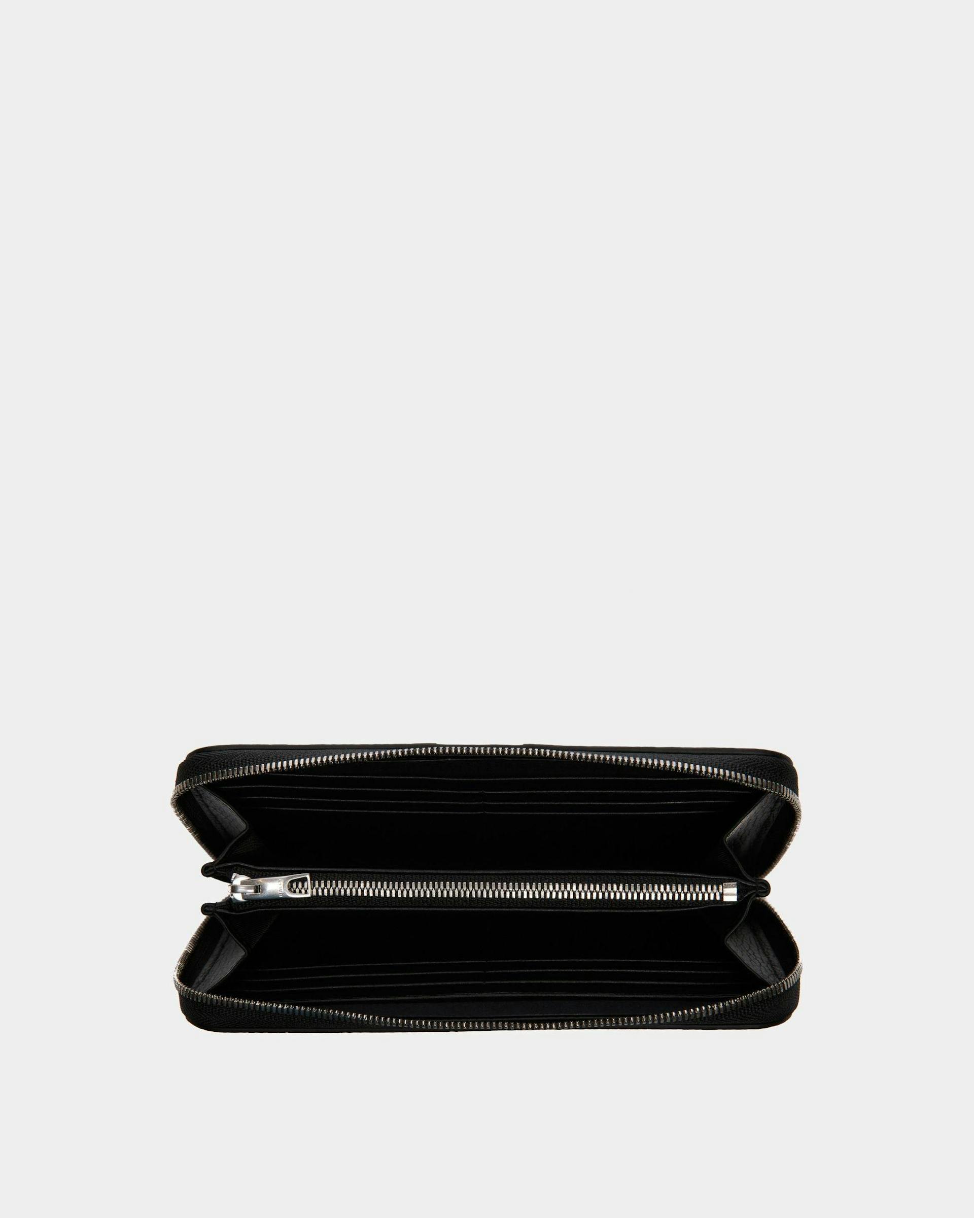 Men's Ribbon Zip Around Wallet in Leather | Bally | Still Life Open / Inside