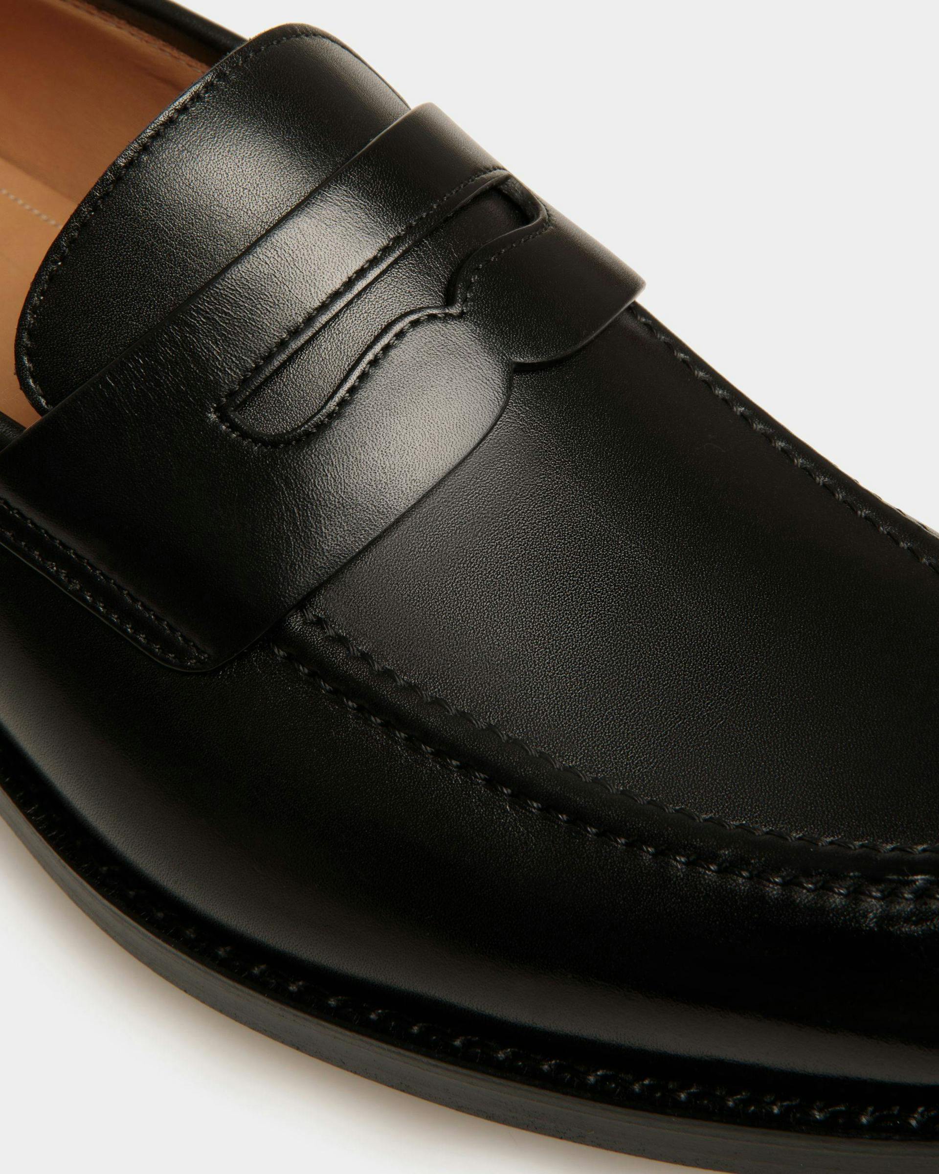 Men's Schoenen Loafer In Black Leather | Bally | Still Life Detail
