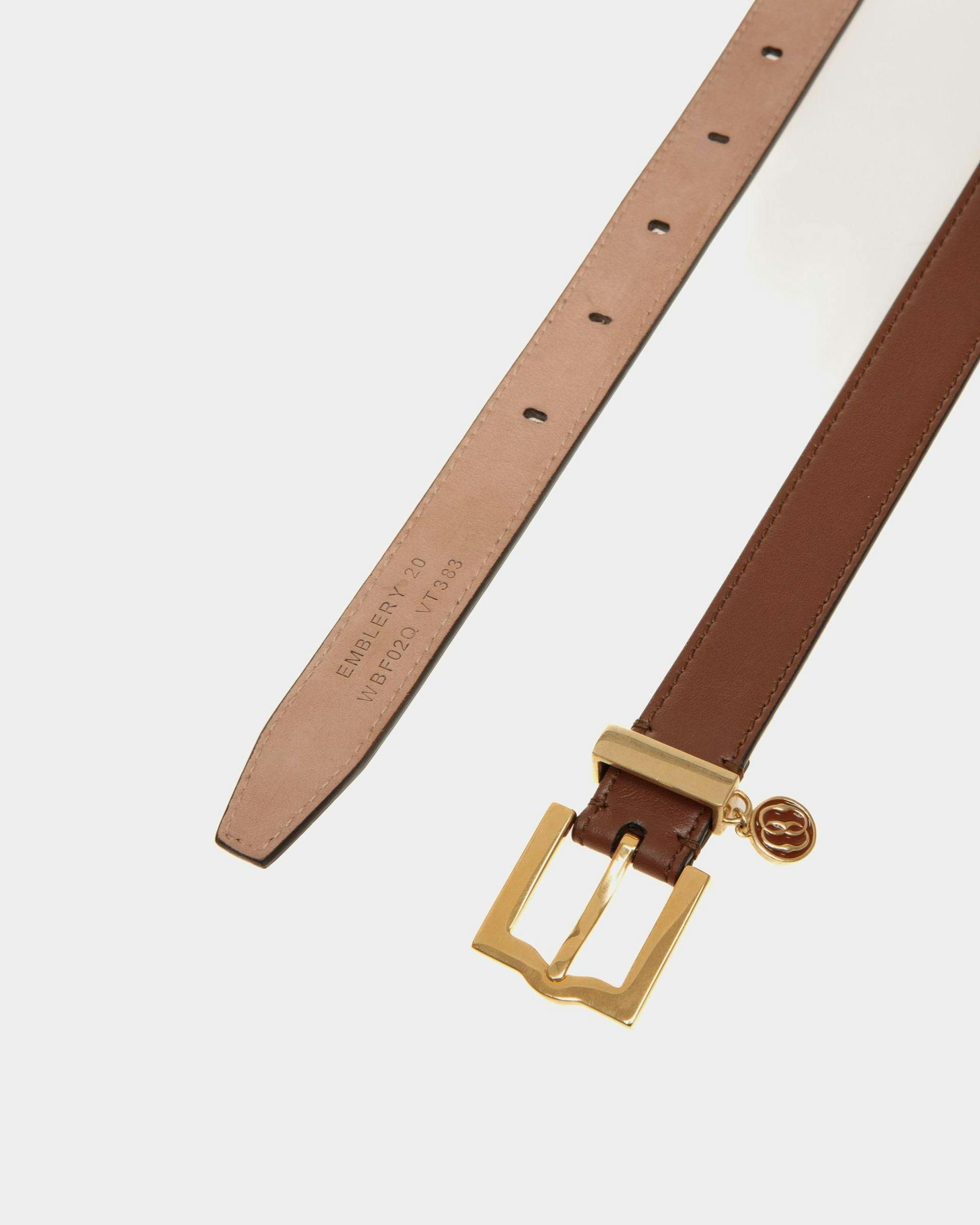 Women's Emblem 20mm Belt in Brown Leather | Bally | Still Life Detail