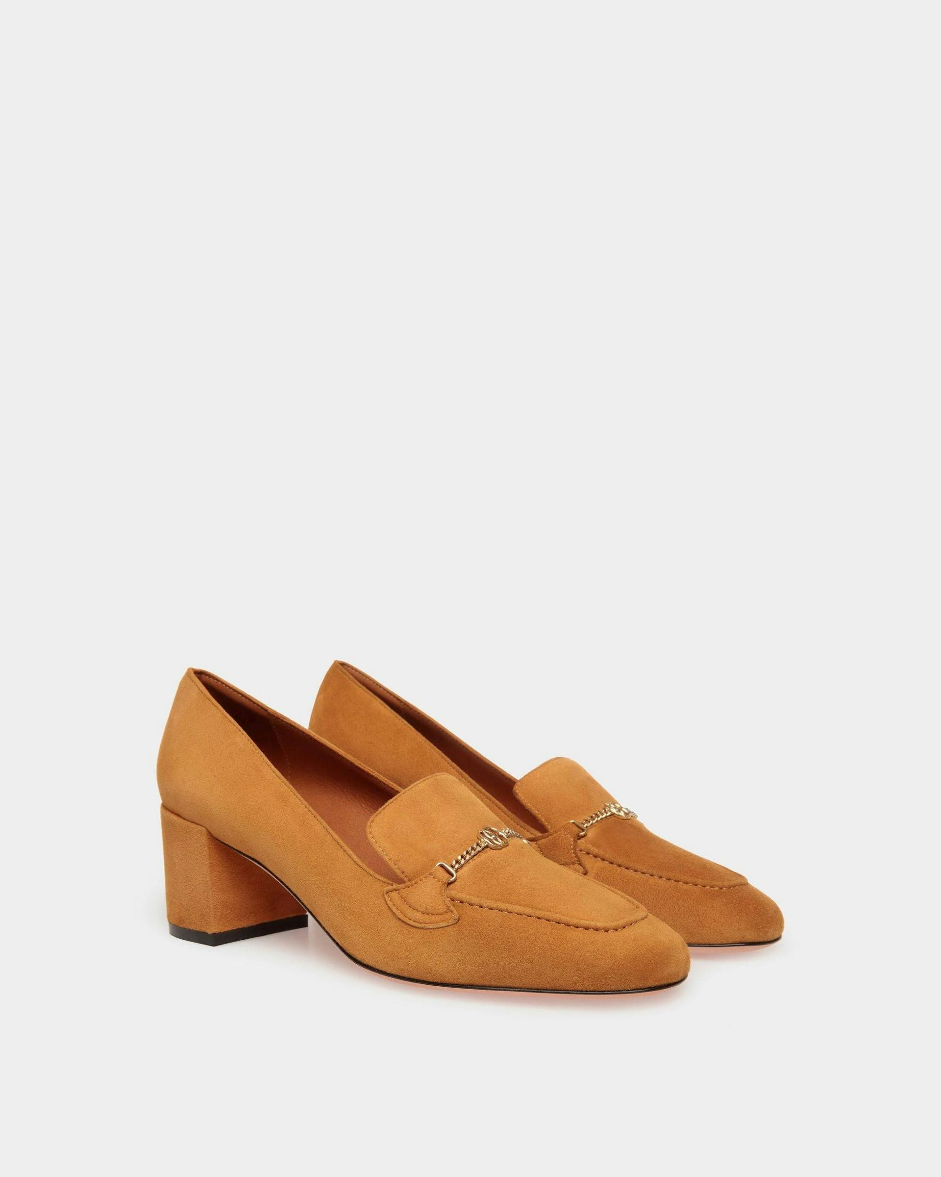 Women's Daily Emblem Pump in Brown Suede | Bally | Still Life 3/4 Front