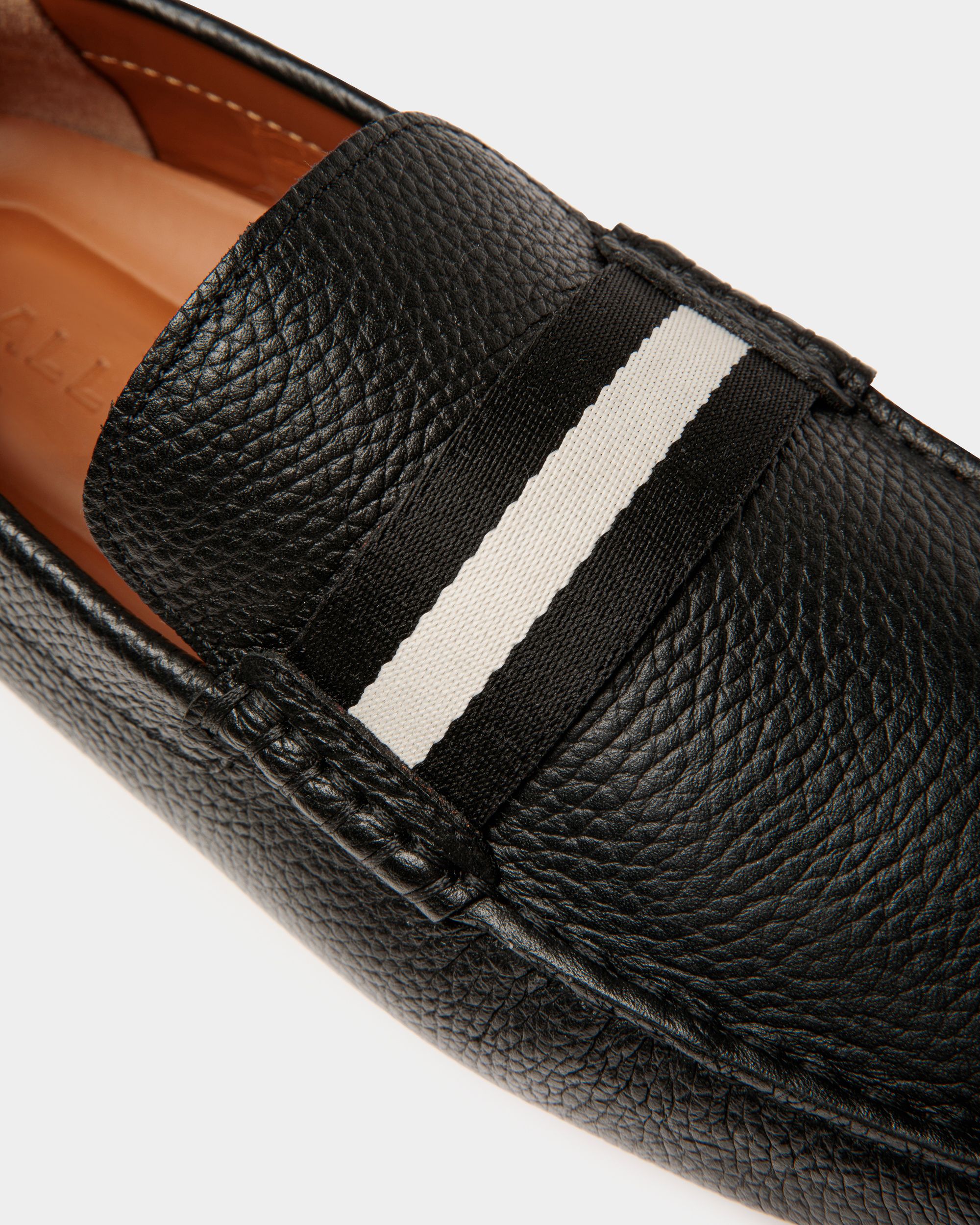 Bally Global - Pilot Driver In Black Grained Leather - Black