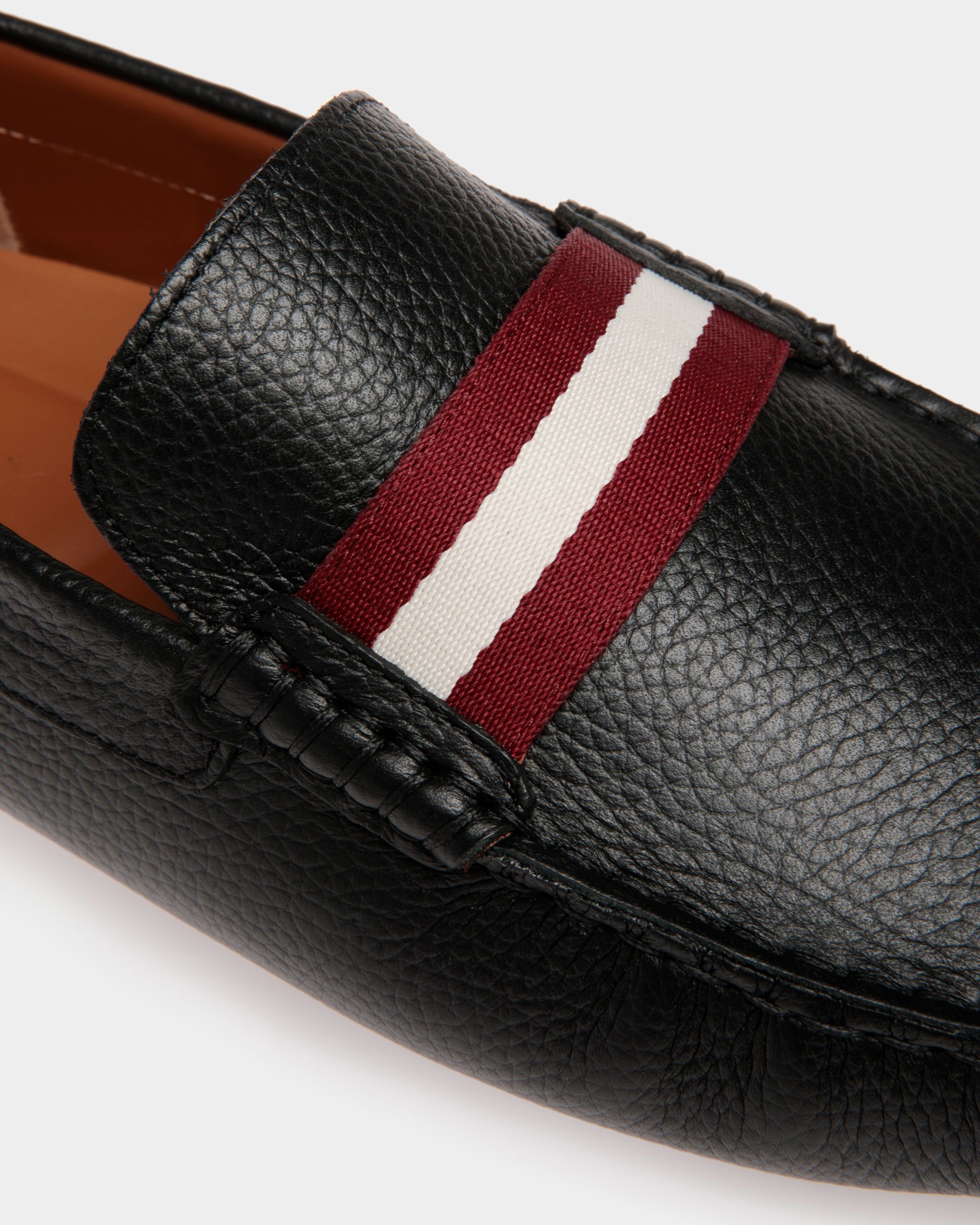 Bally Global - Pilot Driver In Black Grained Leather - Black