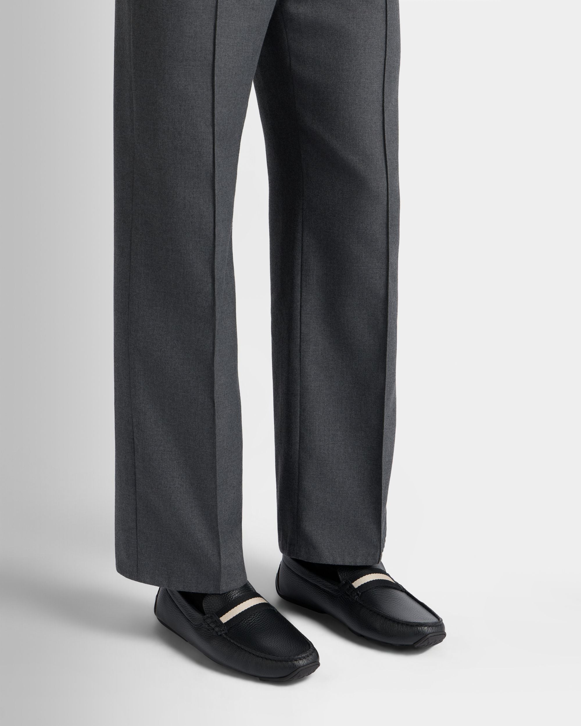 Bally Global - Pilot Driver in Black Grained Leather - Brown