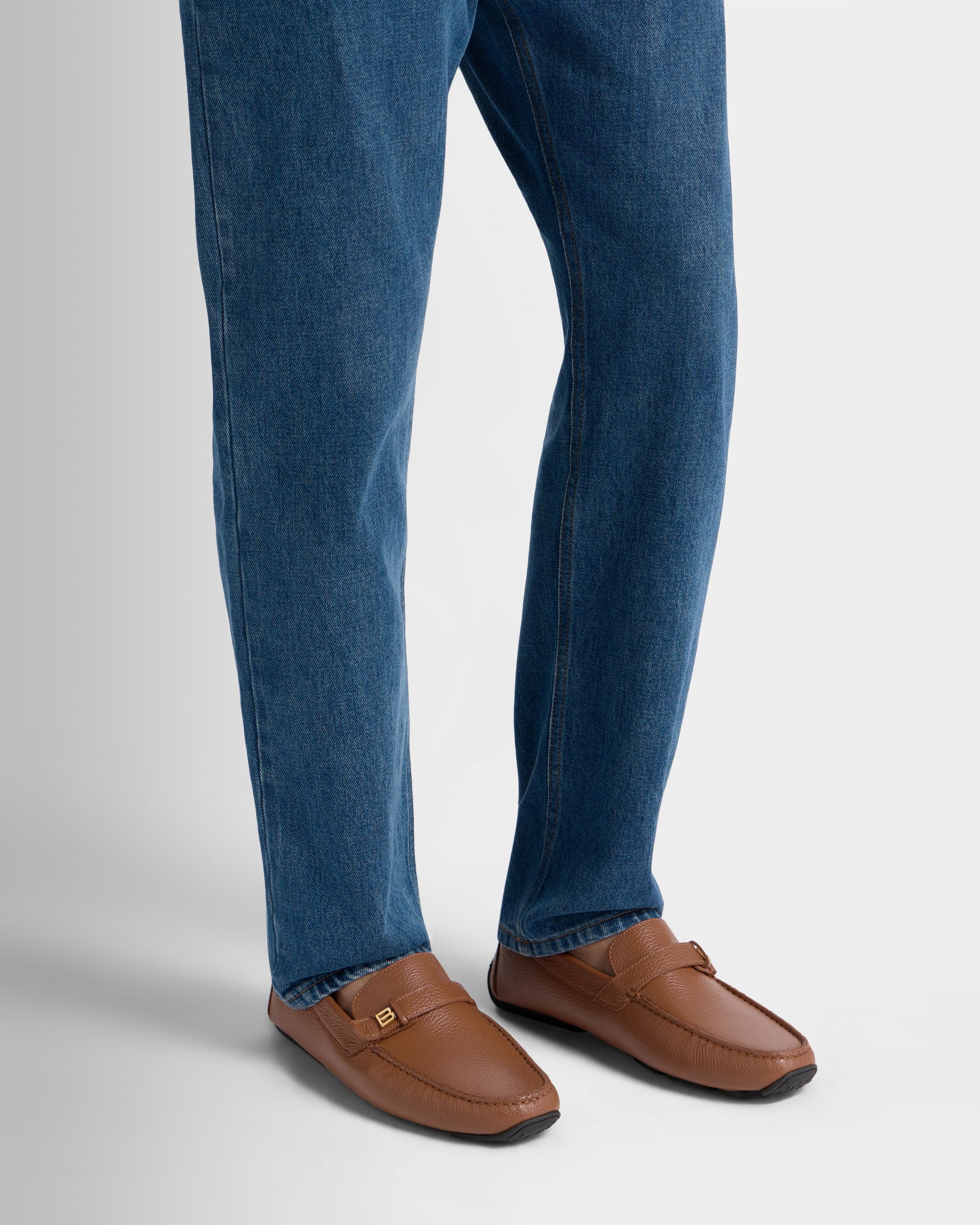 Bally Global - Pilot Driver in Brown Grained Leather - Brown