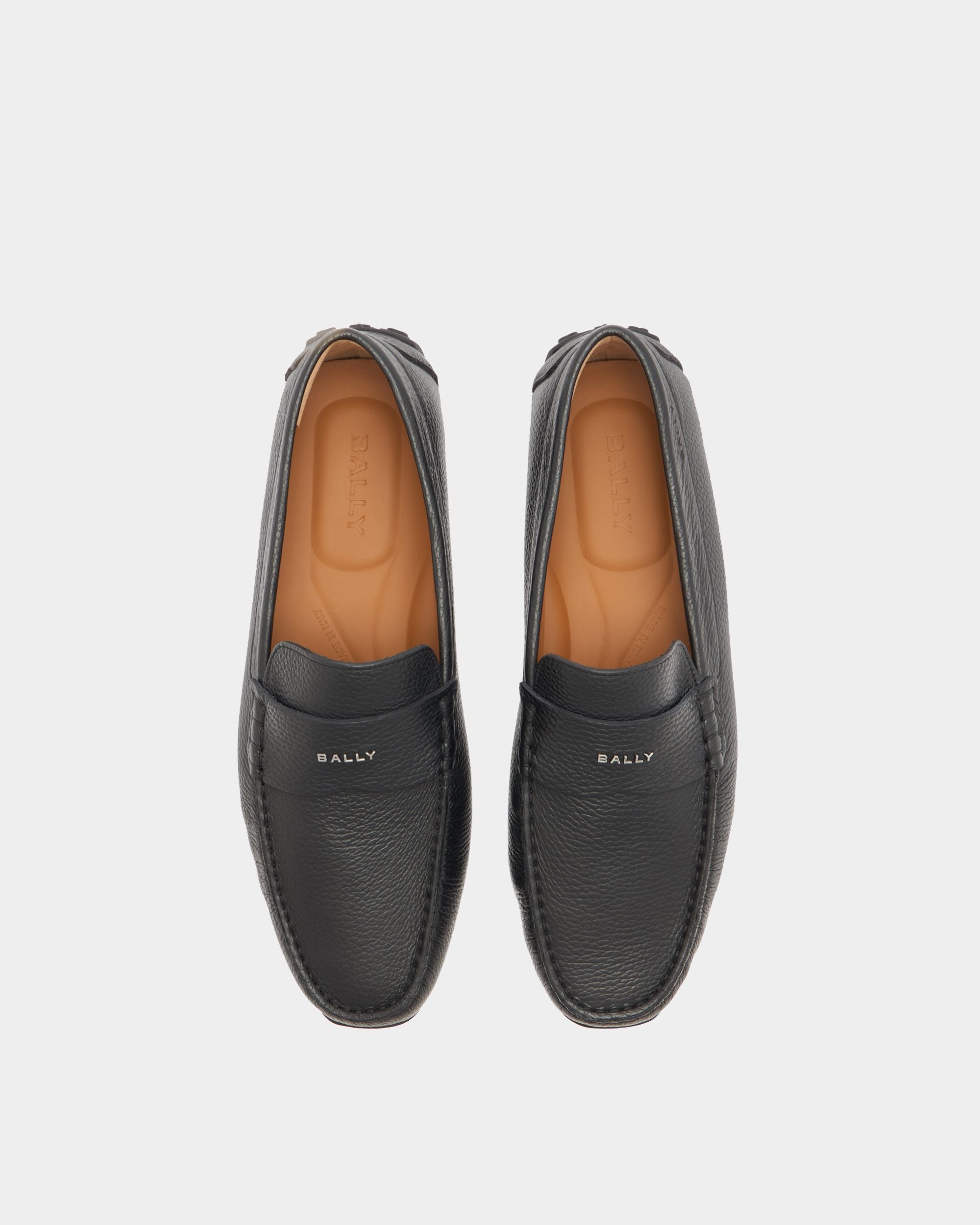 Bally Global - Pilot Driver in Black Grained Leather - Black