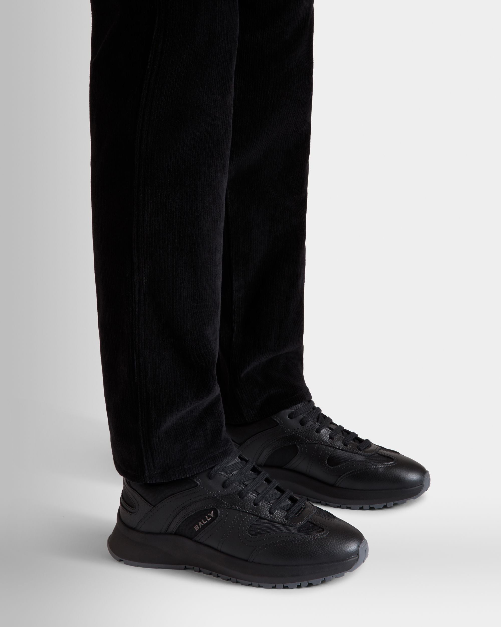 Bally Global - Outline Sneaker In Black Leather And Nylon - Black