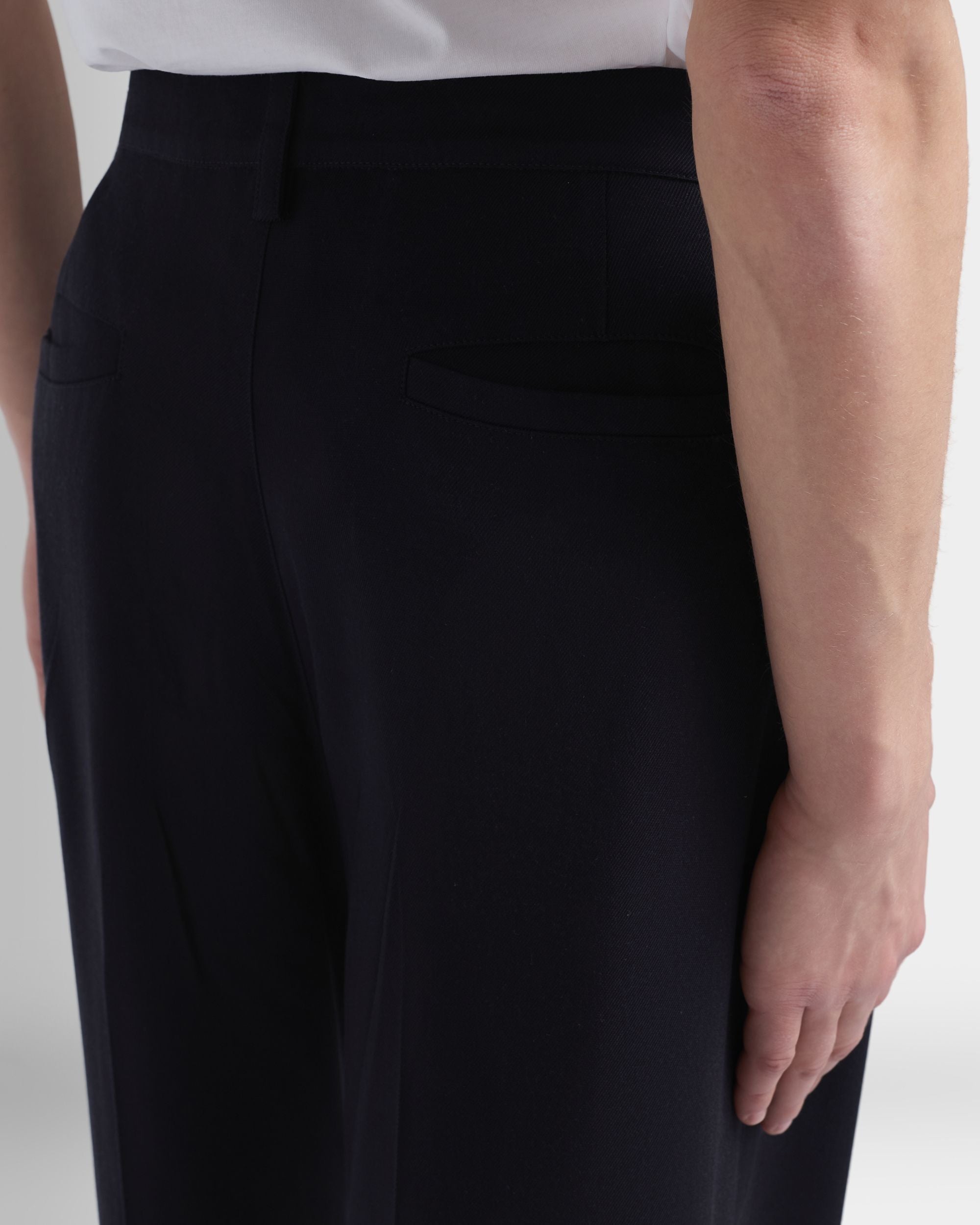 Bally Global - クリスマスカプセル Pants ネイビーブルーツイル - ブルー