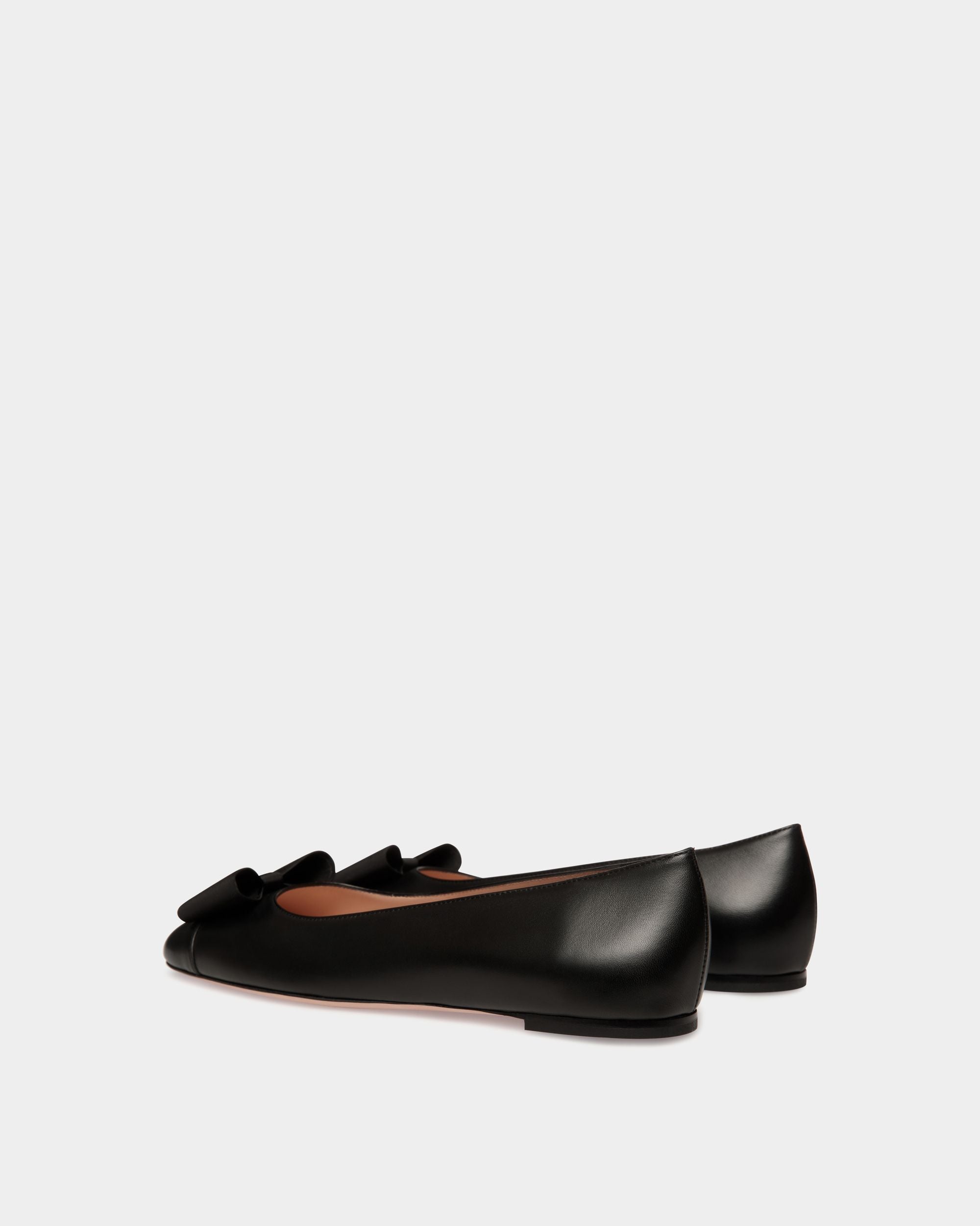 Bally Global - B-Bow Flat in Black Leather - Black