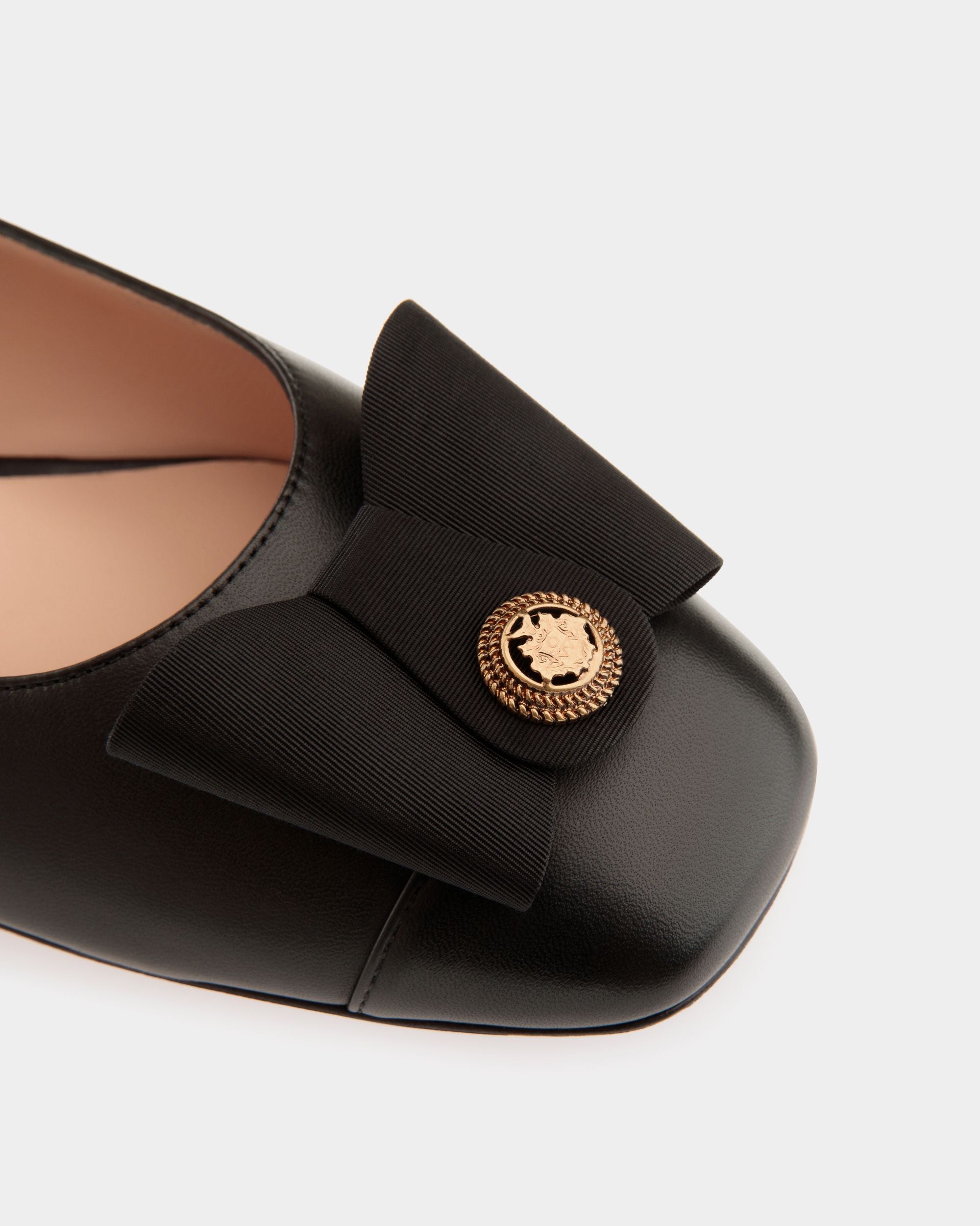 Bally Global - B-Bow Flat in Black Leather - Black