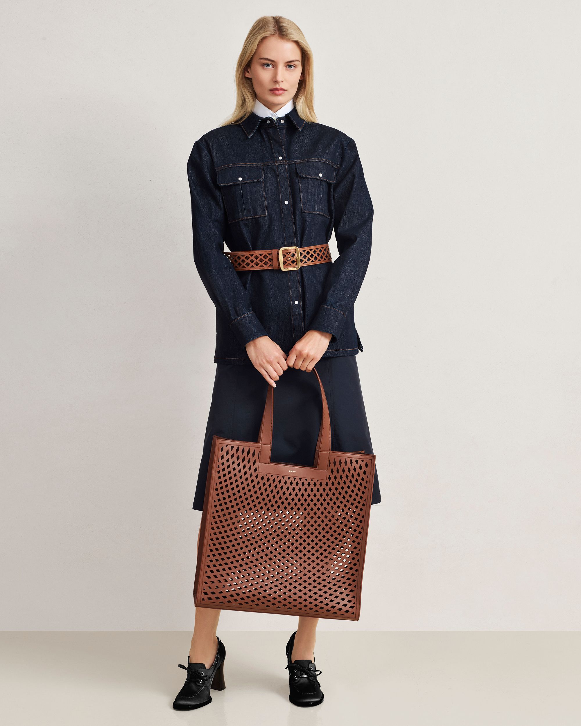 Bally Global - Easy Bally Tote Bag in Brown Laser-Cut Leather - Brown