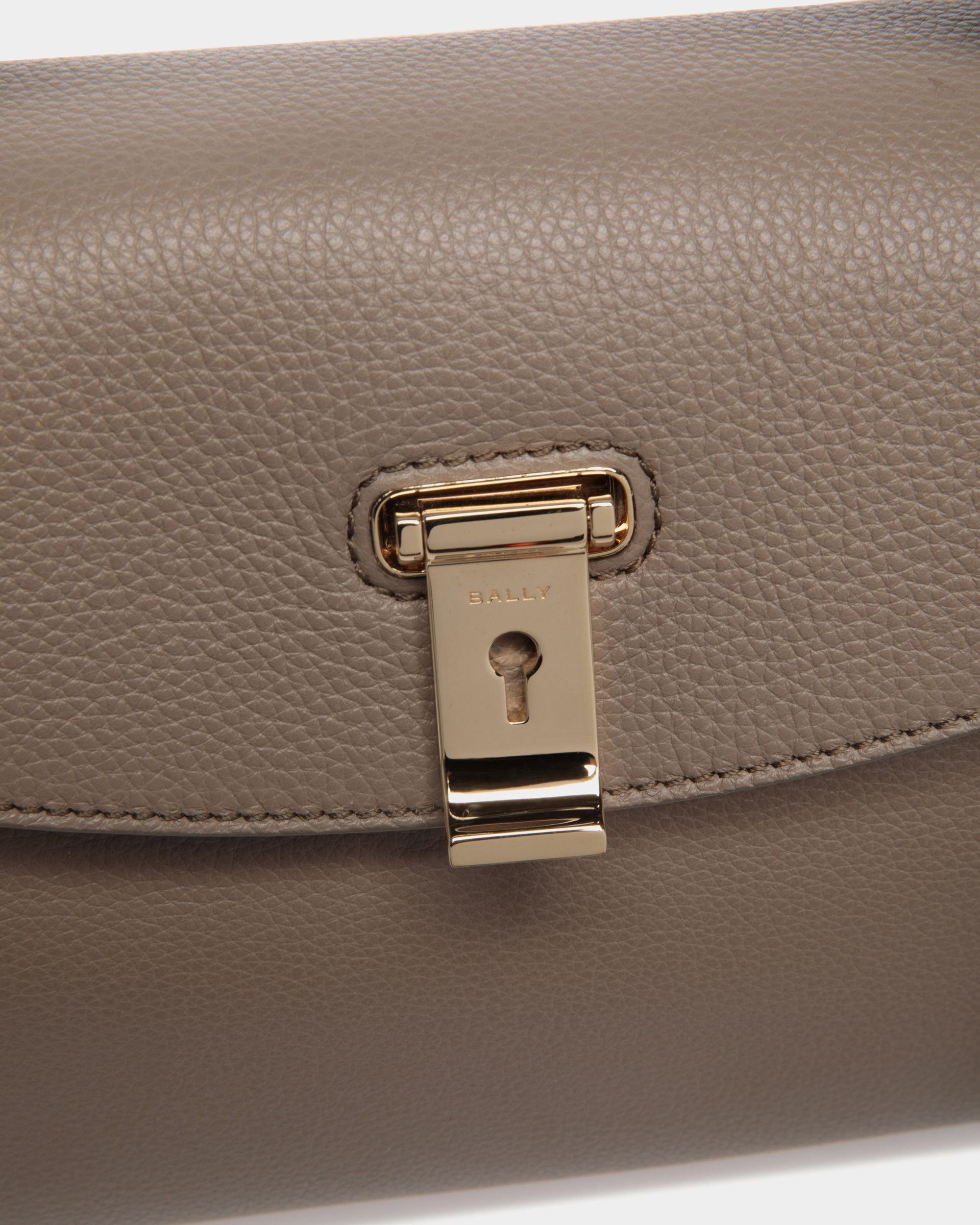 Bally Global - Lock Me スモールトップハンドルバッグ トープグレインレザー - グレー