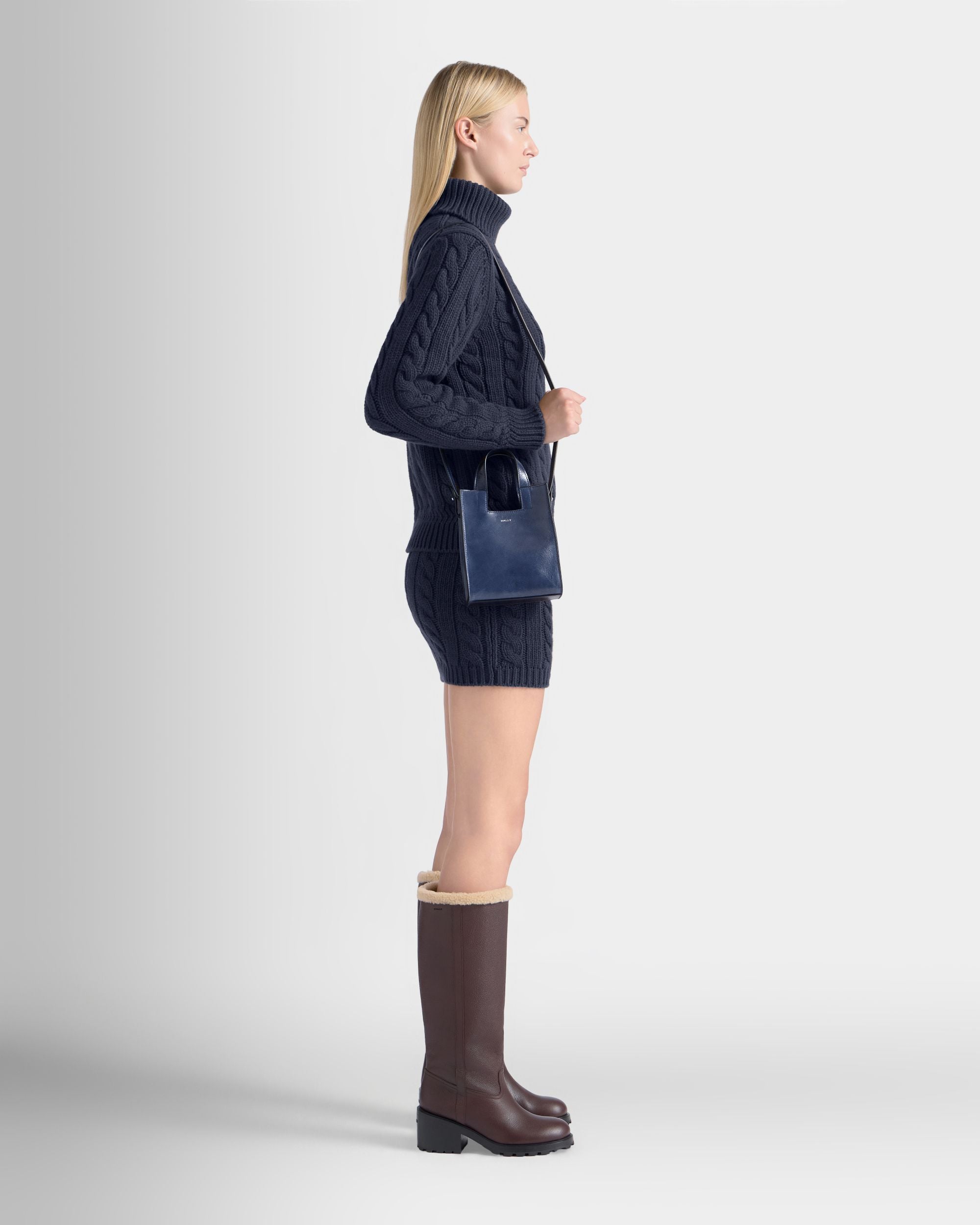 Bally Global - Easy Bally Small Tote Bag in Navy Blue Leather - Blue