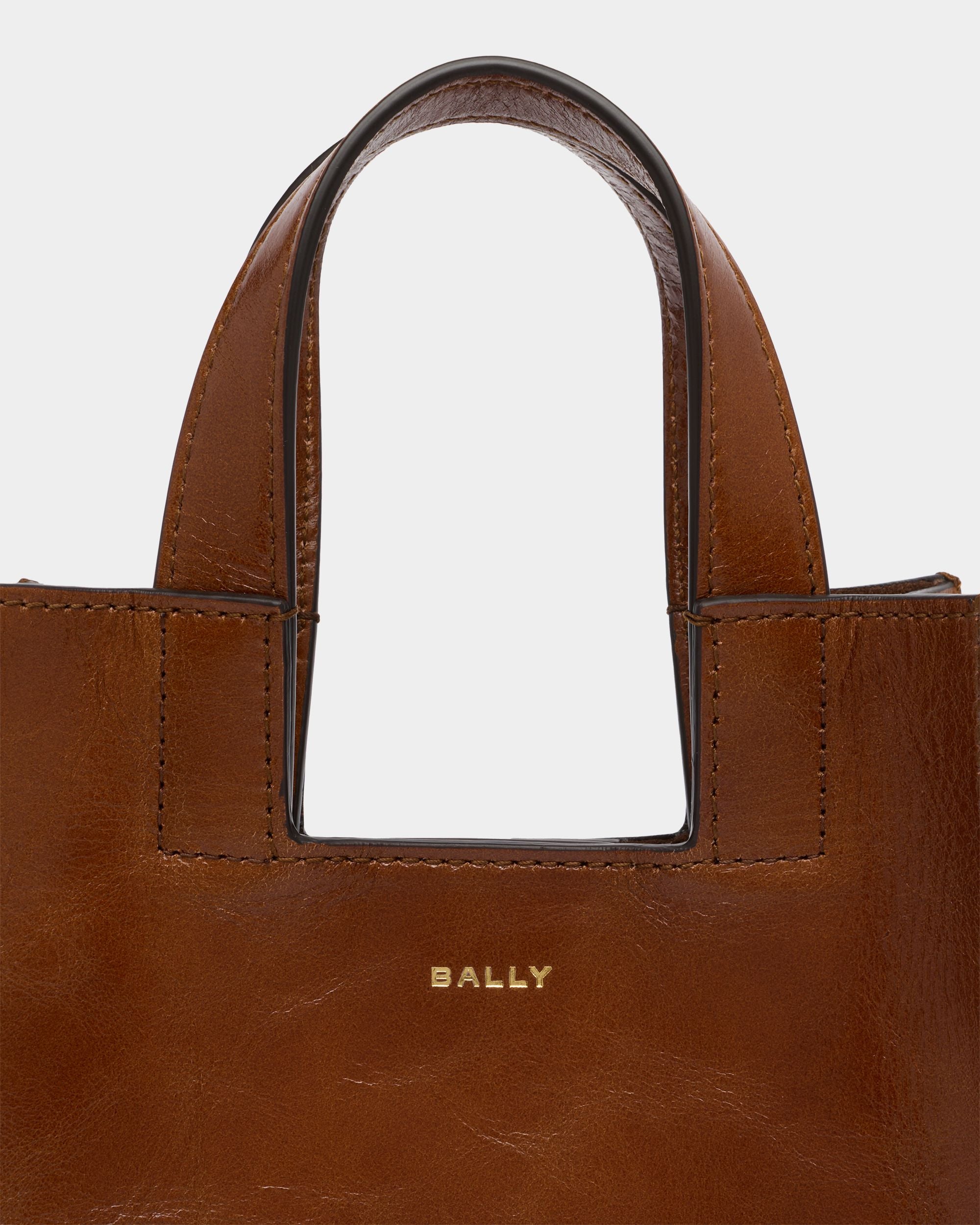 Bally Global - Easy Bally スモールトートバッグ アンバーブラウンレザー - ブラウン
