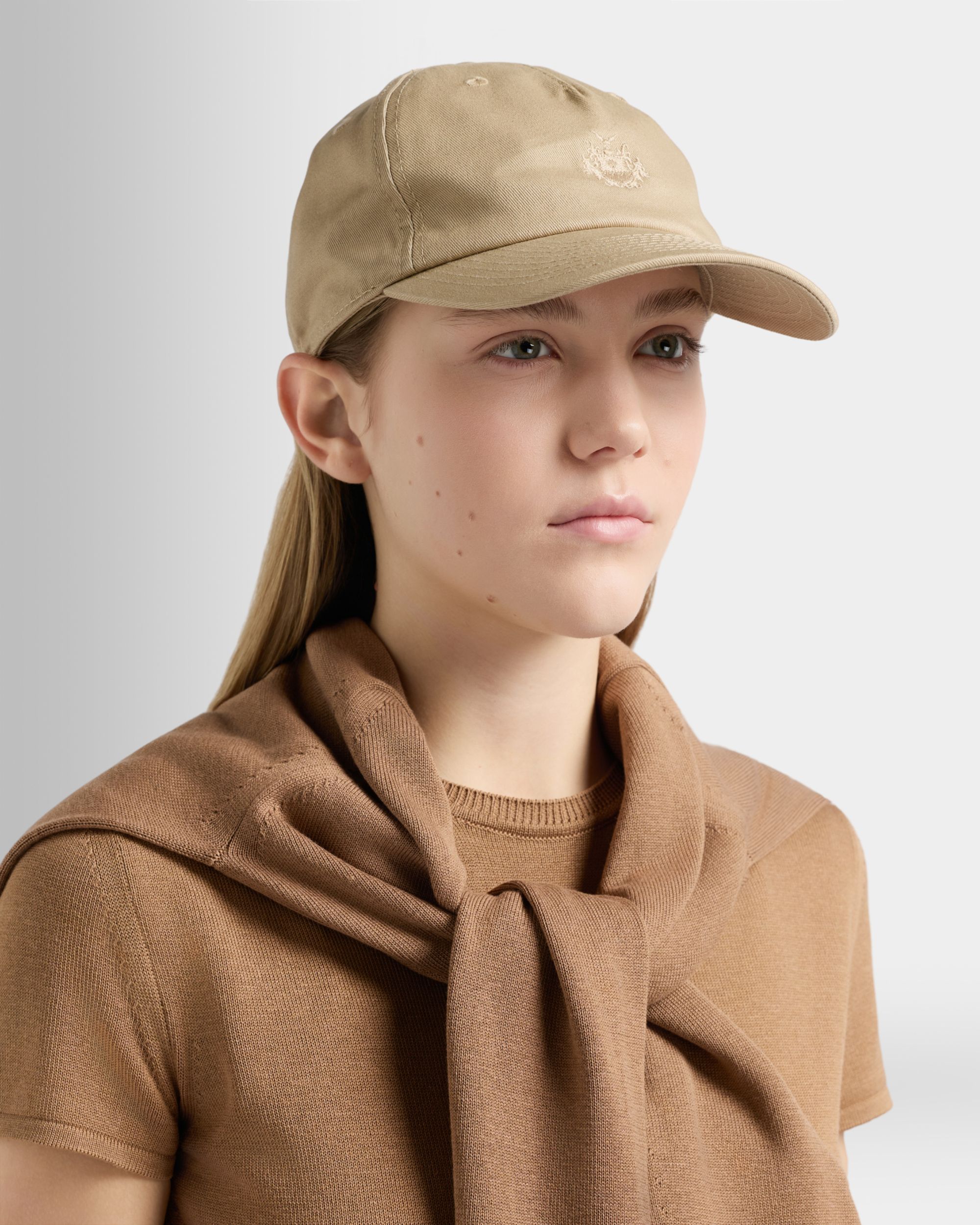 Bally Global - Baseball Hat in Light Beige Cotton With a Bally Crest - Beige