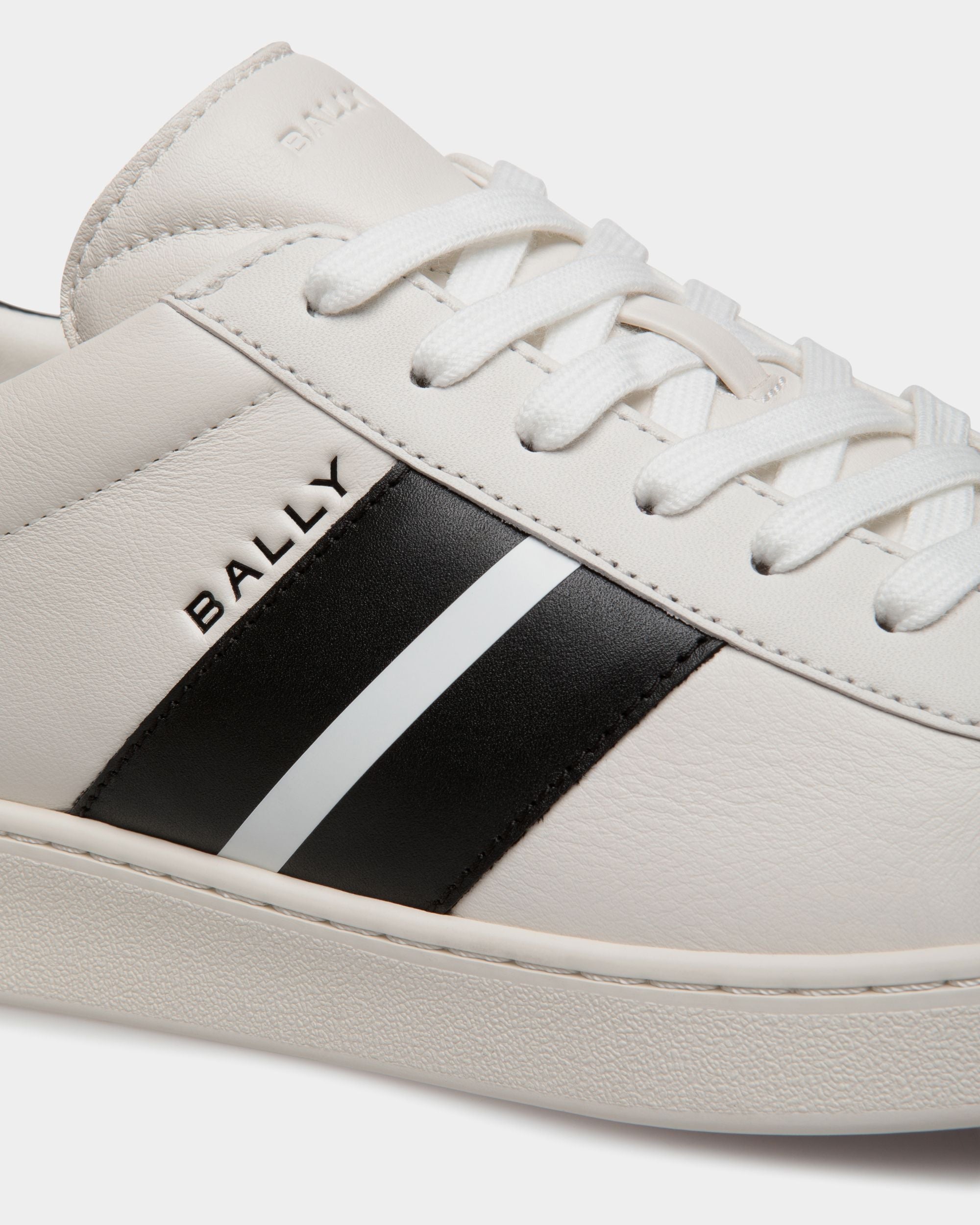 Bally Global - Tennis Sneaker In White And Black Leather - White