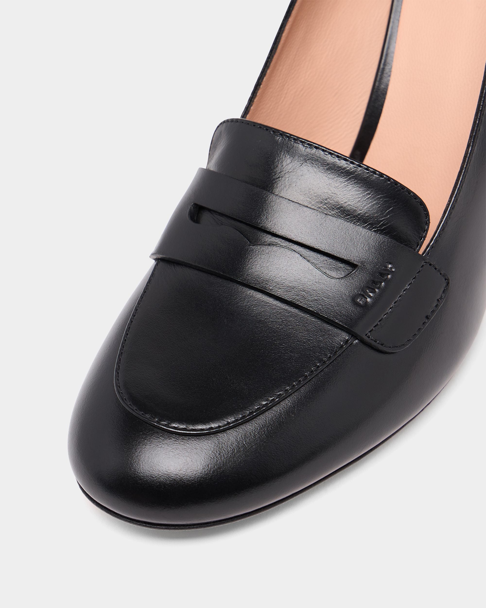 Bally Global - Saule Loafer in Black Leather - Black