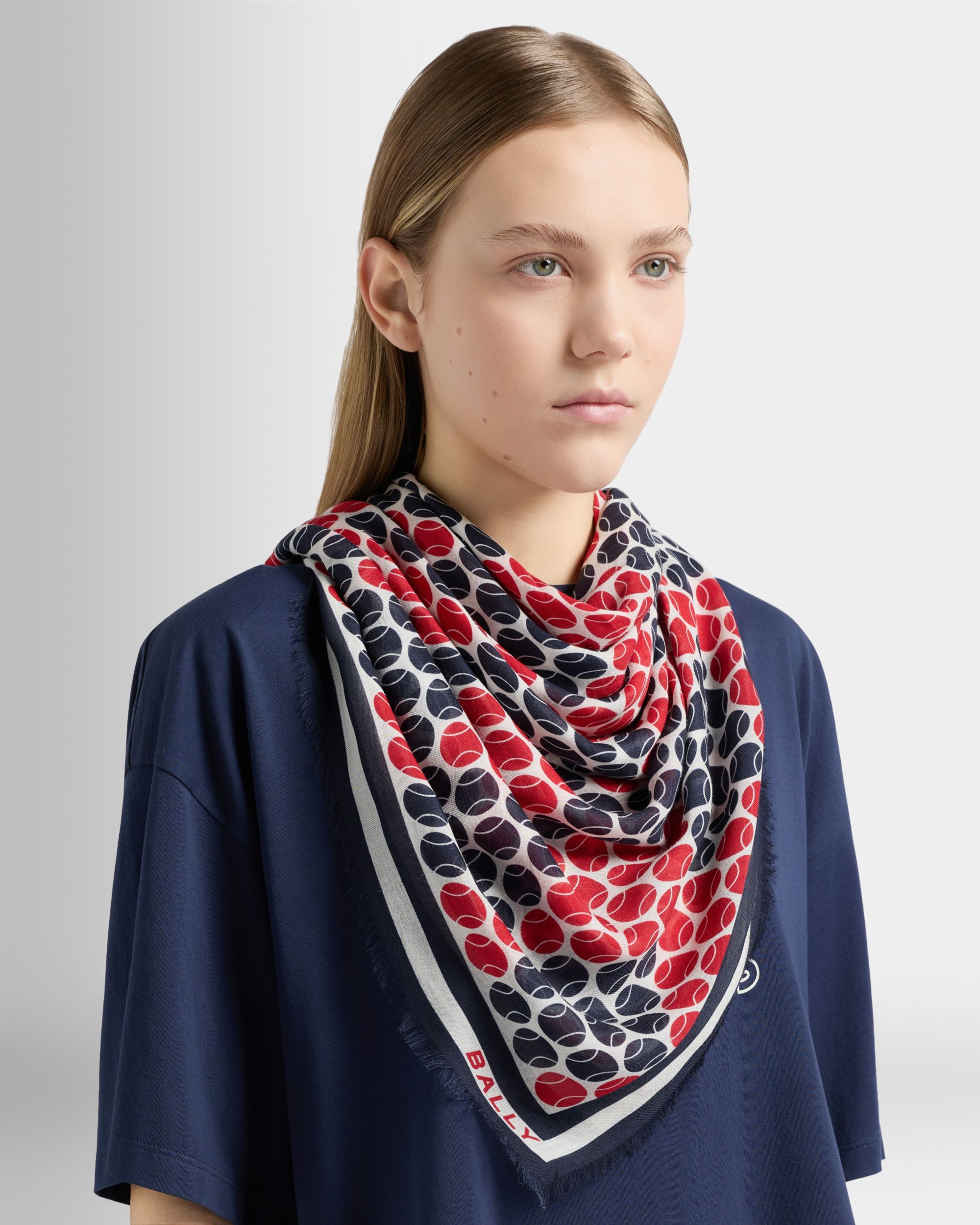 Bally Global - テニスコレクション フラール テニスオールオーバープリント ネイビーブルー モダール＆シルクブレンド - マルチカラー