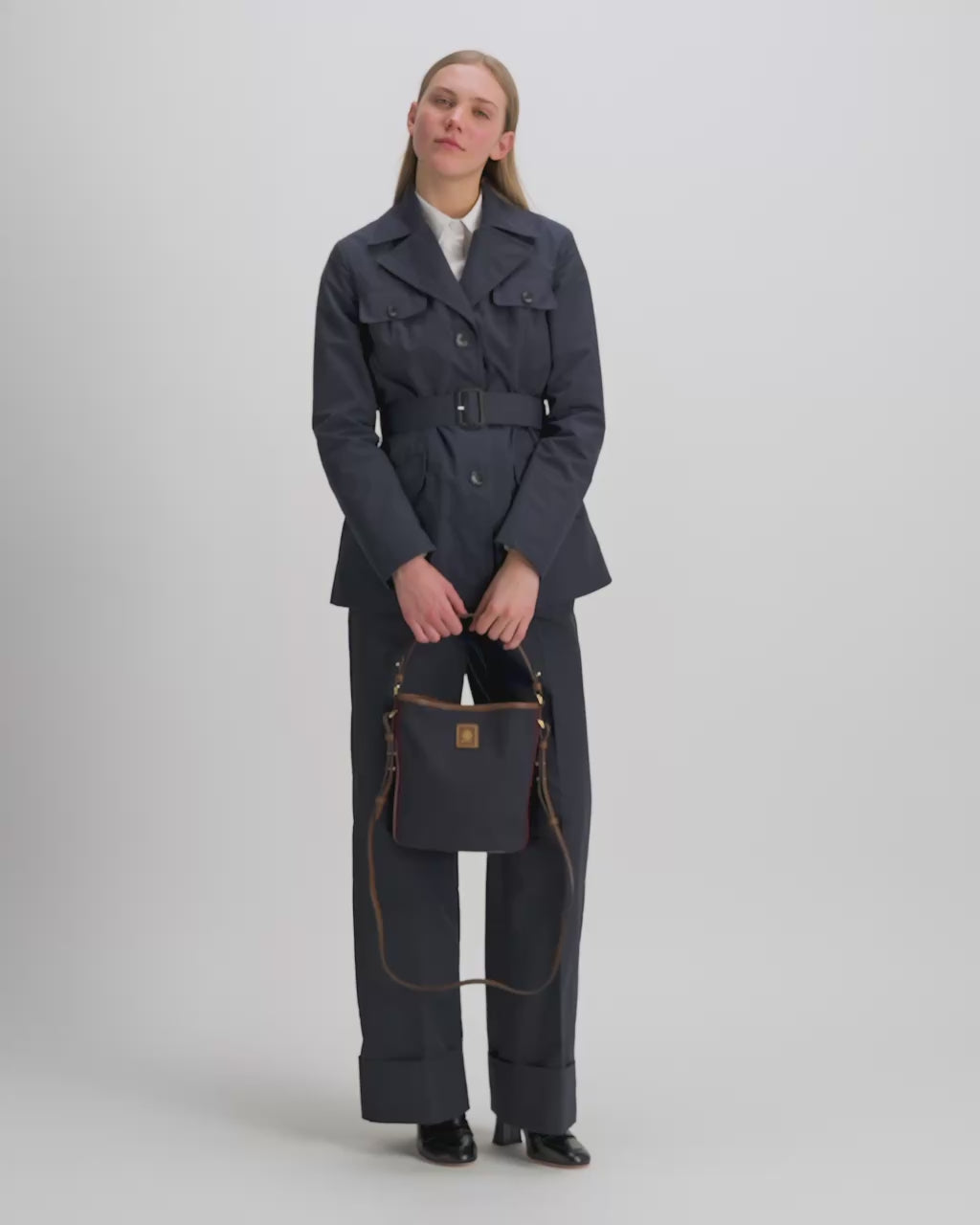 Bally Global - Edelbliss Bucket in Navy Blue Canvas with a Bally Ribbon - Blue