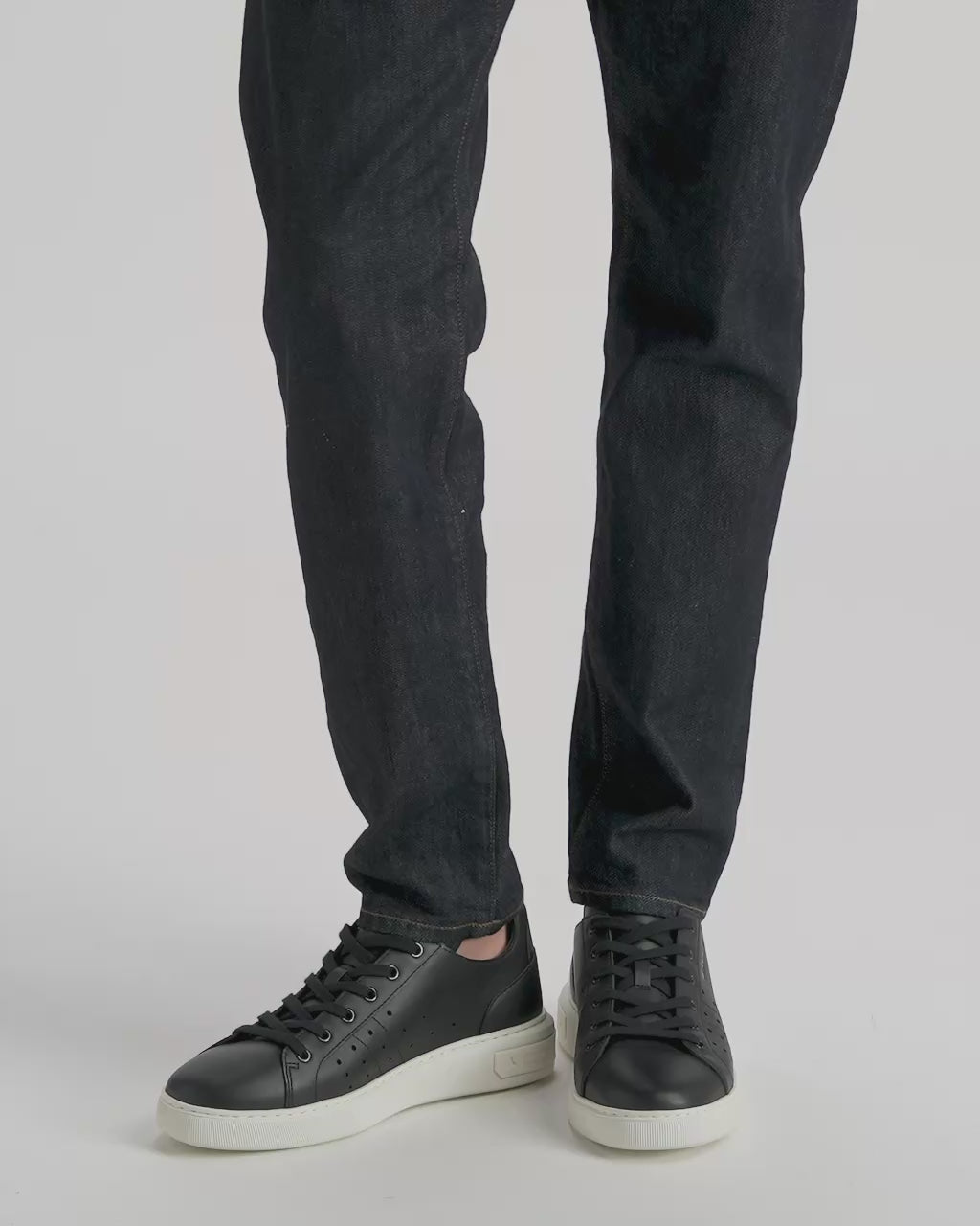 Bally Global - Bally Lift Sneaker in Black Leather - Black