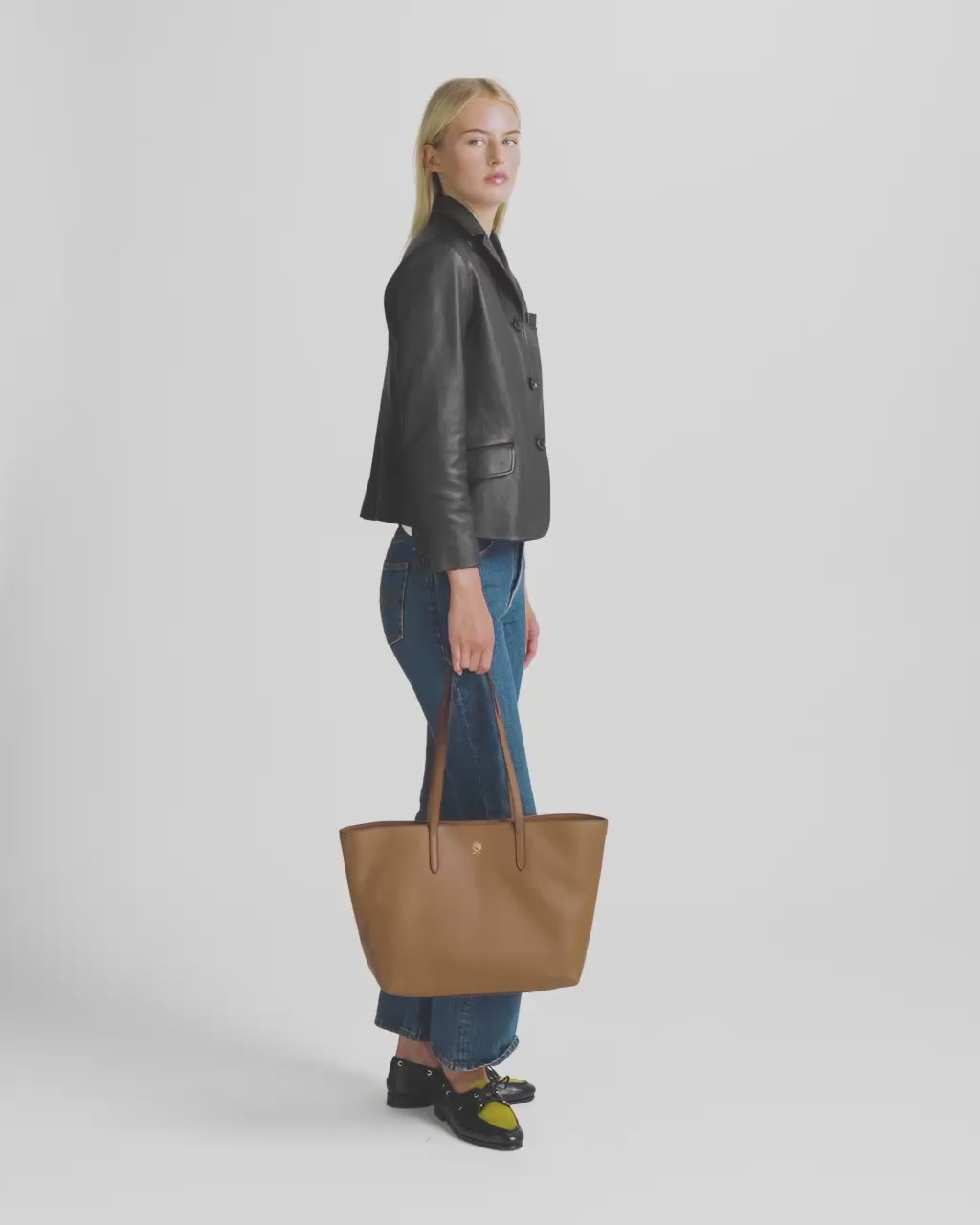 Bally Global - Hera Tote Bag in Brown Grained Leather - Brown