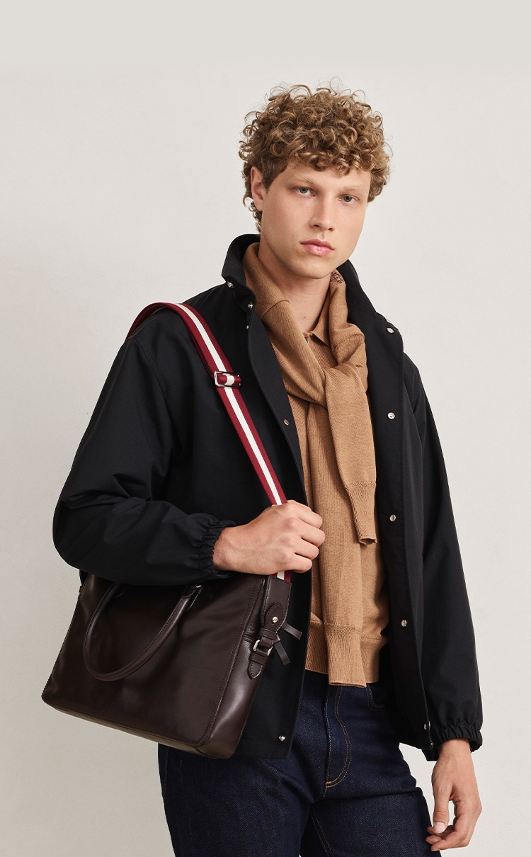 バリー公式オンラインストア：ラグジュアリーシューズ、バッグ、レディ