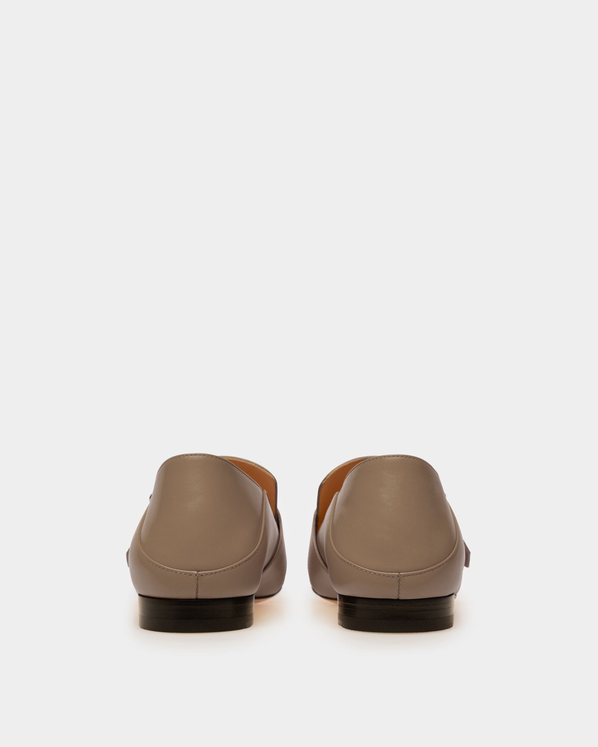 Janelle トープ レザー ローファー - 女性 - Bally - 04