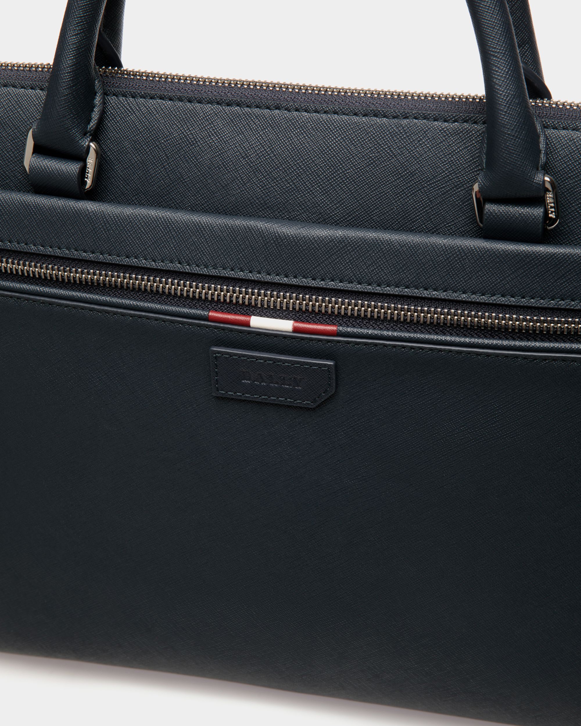 Brief Case In Blue Bovine Split - 男性 - Bally - 05