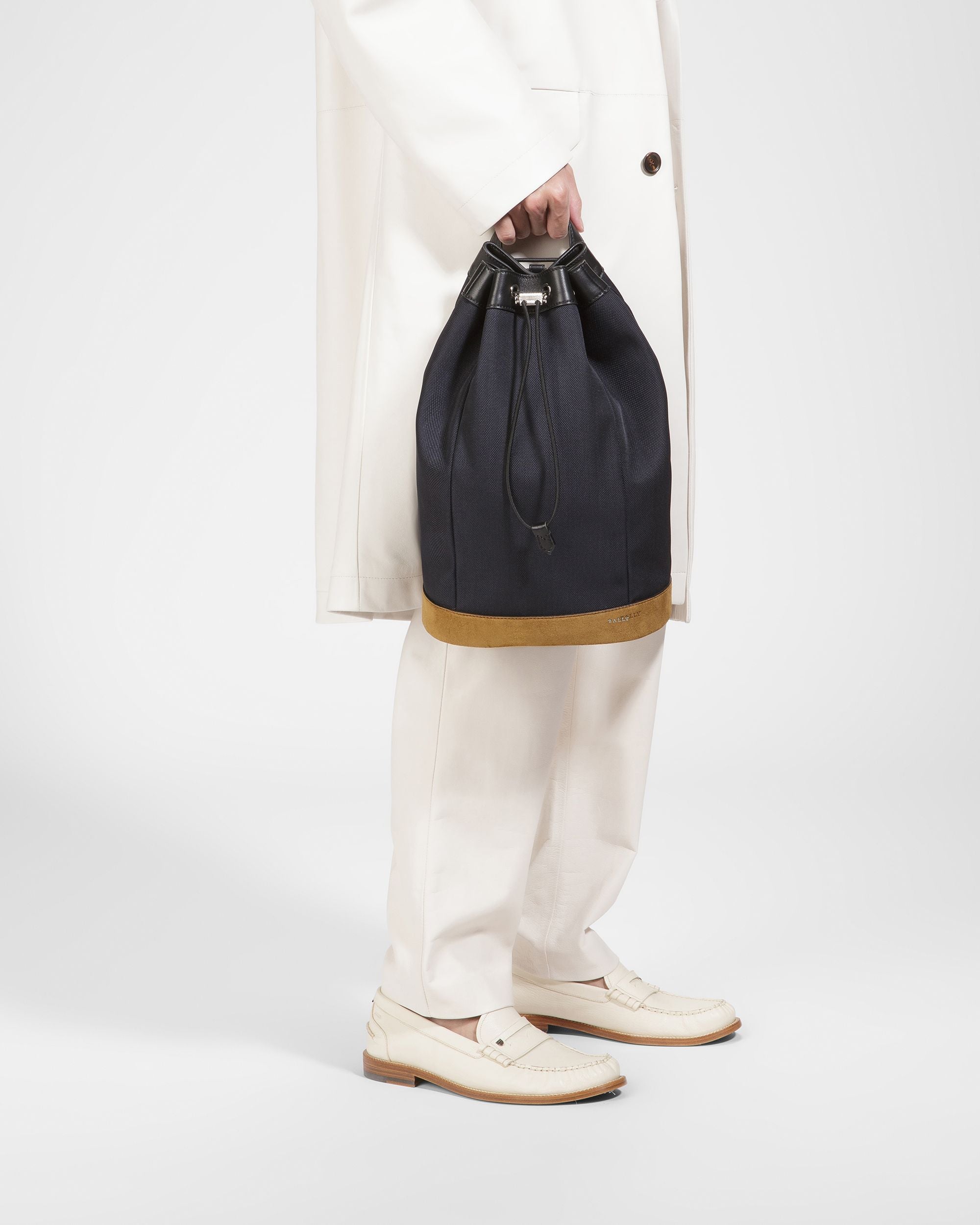 Cazes ミッドナイト レザー＆ナイロン スリングバッグ - 男性 - Bally - 09