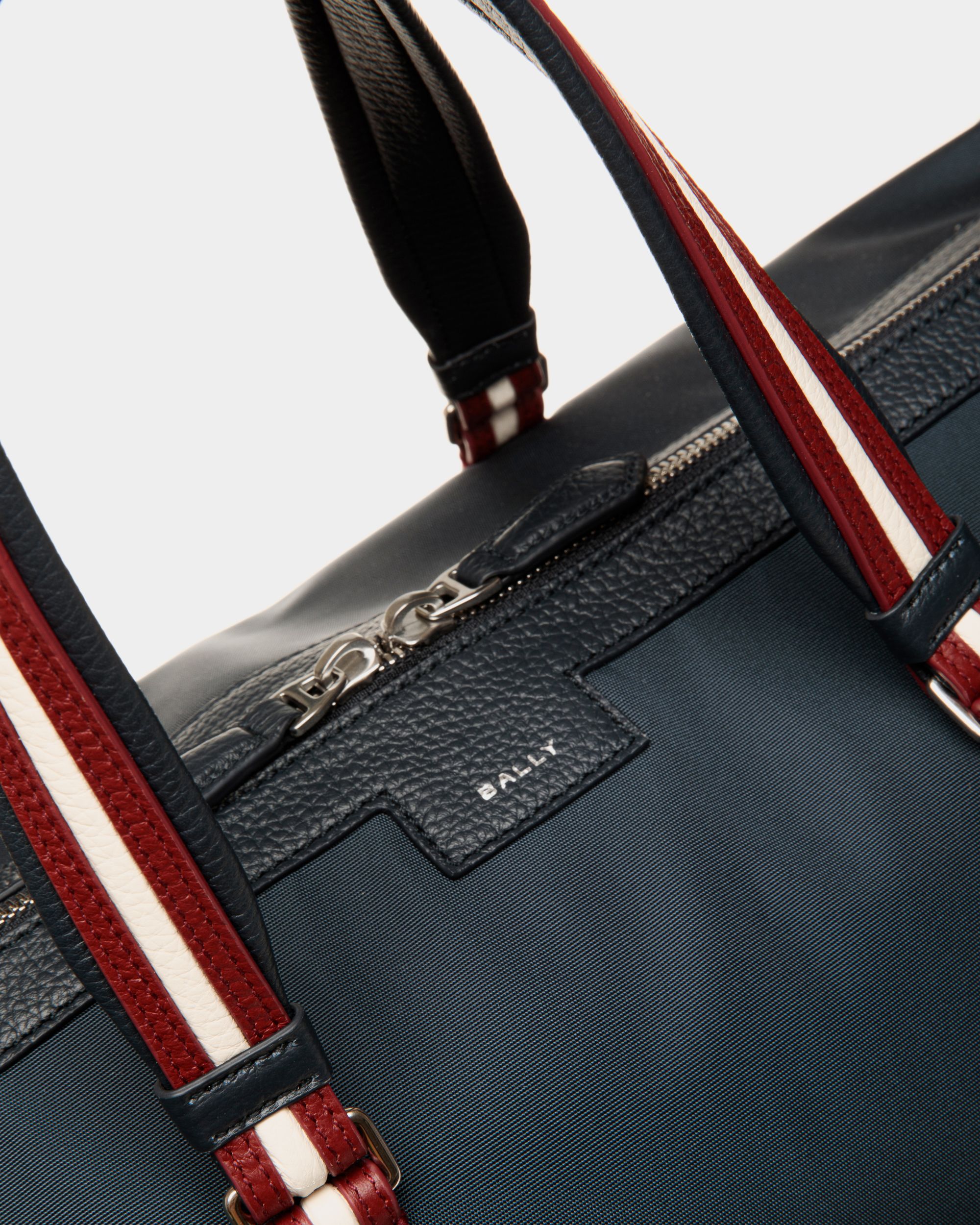 Code Travel Bag In Blue Nylon - 男性 - Bally - 05