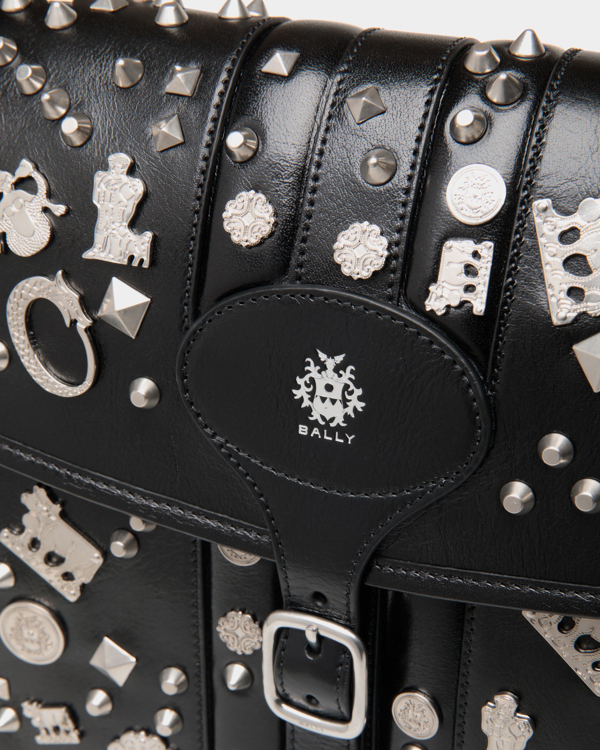 Beckett クロスボディバッグ ブラック レザー スイススタッズ - 男性 - Bally - 06