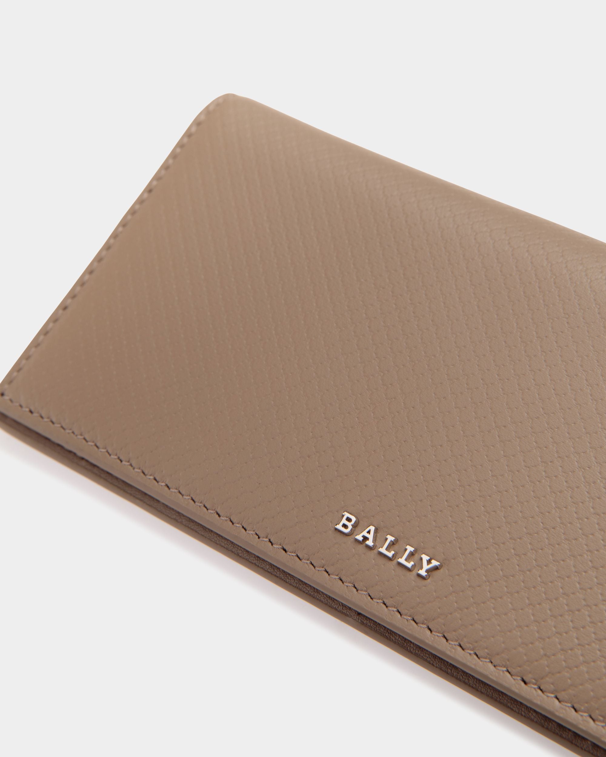 コンチネンタルウォレット ベージュ エンボスレザー - 男性 - Bally - 04