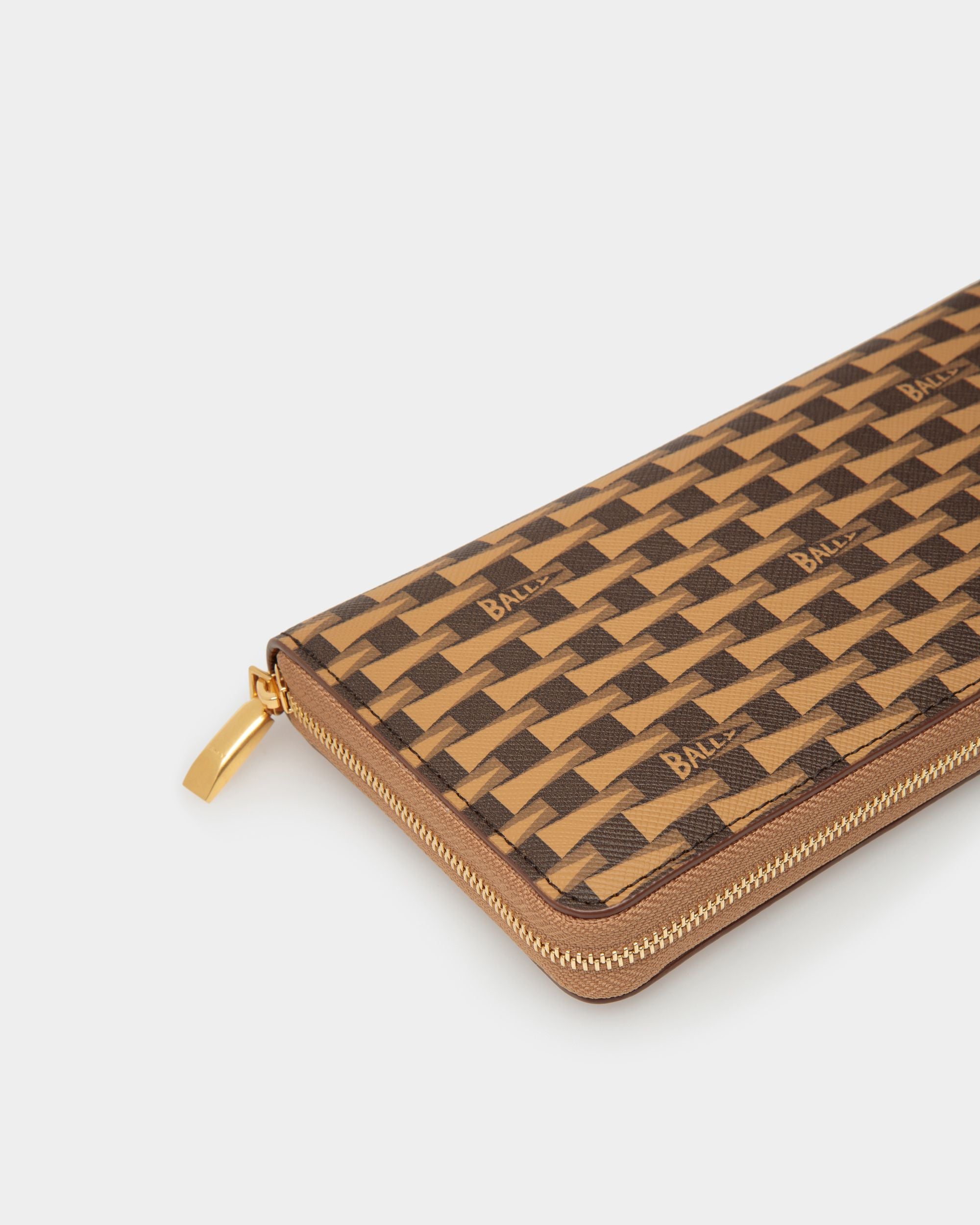 Pennant ラウンドジップウォレット デザートブラウン TPU - 男性 - Bally - 04