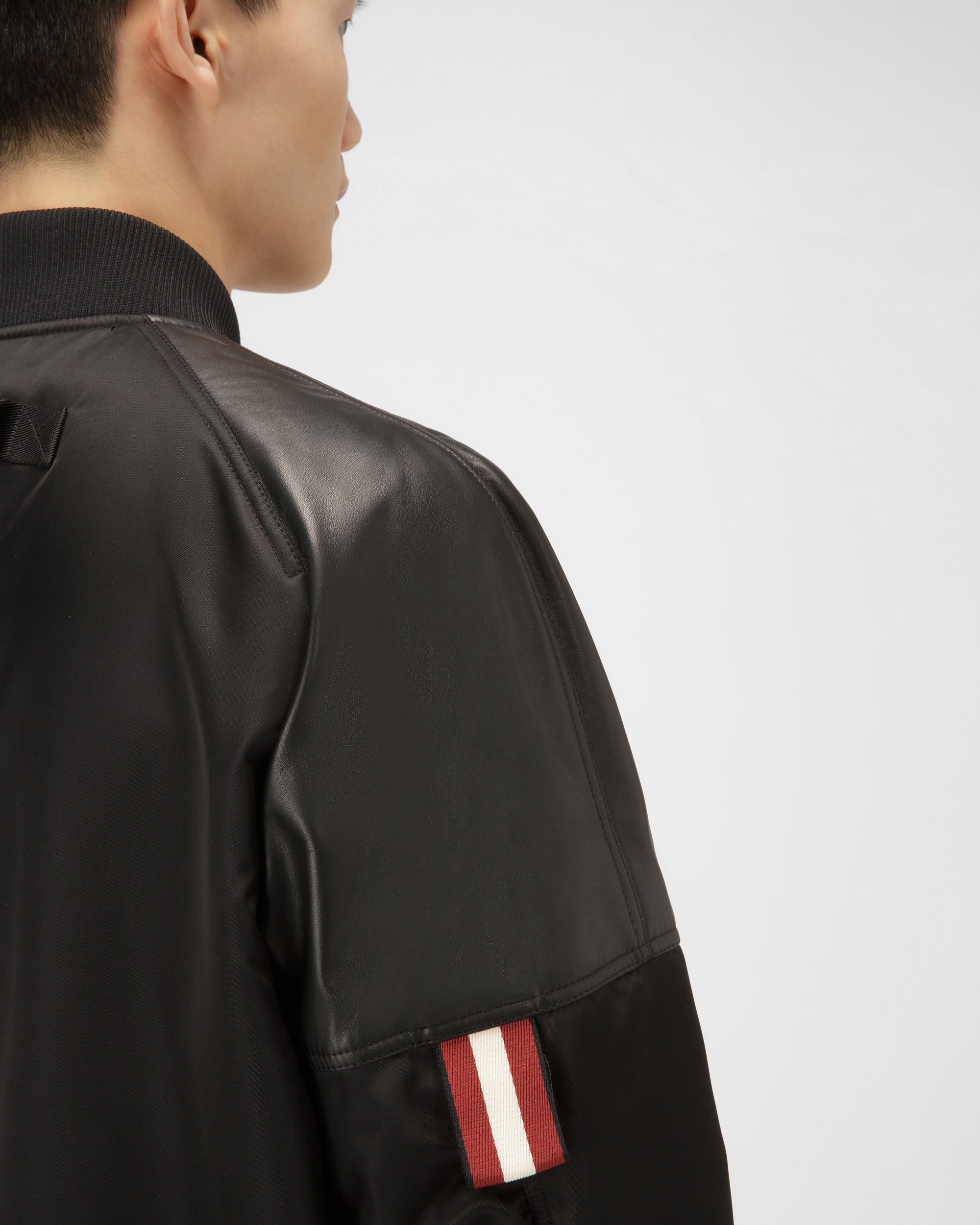 ブラック リサイクルナイロン ボンバージャケット - 男性 - Bally - 02