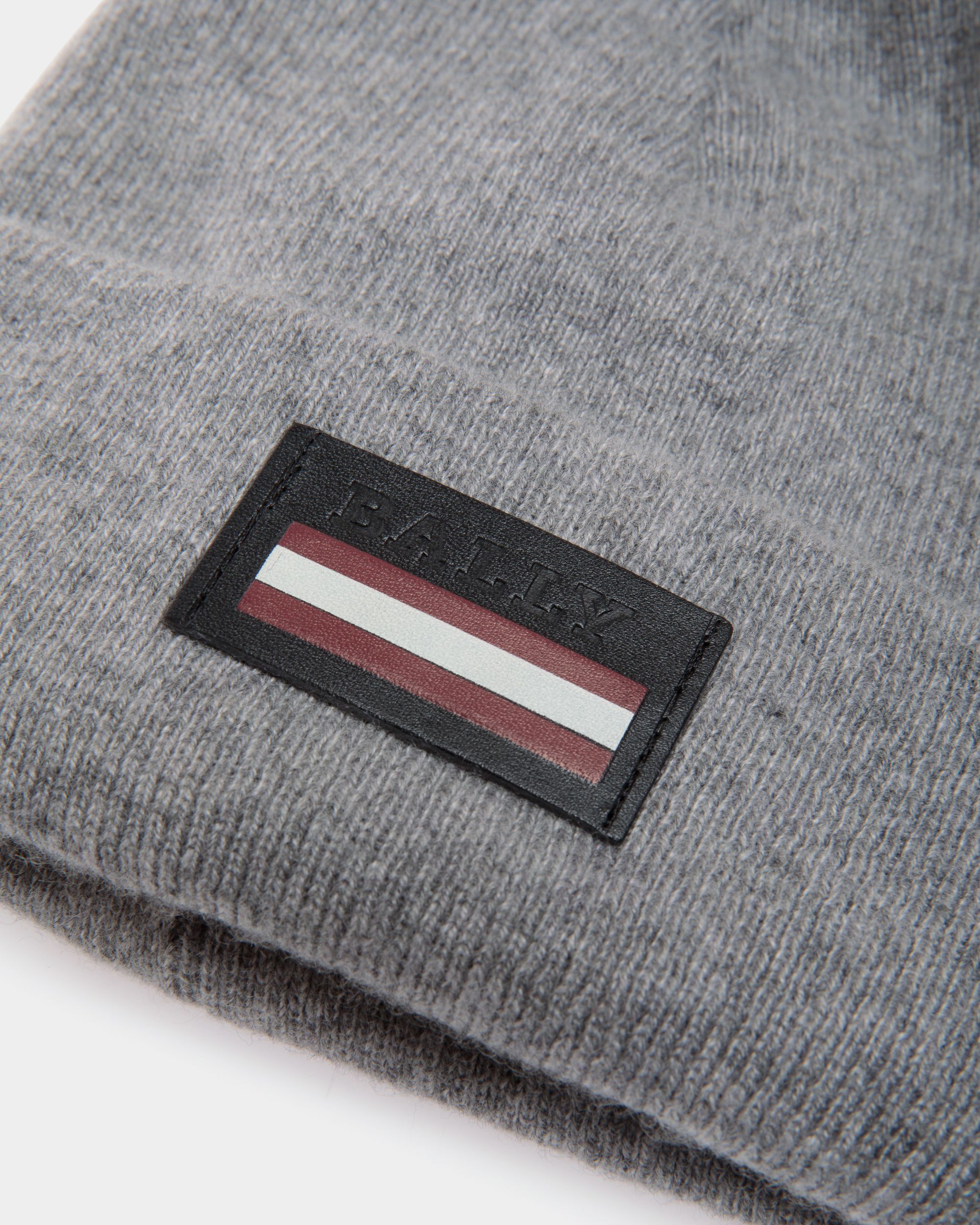 Beanie In Grey Cashmere - 男性 - Bally - 02