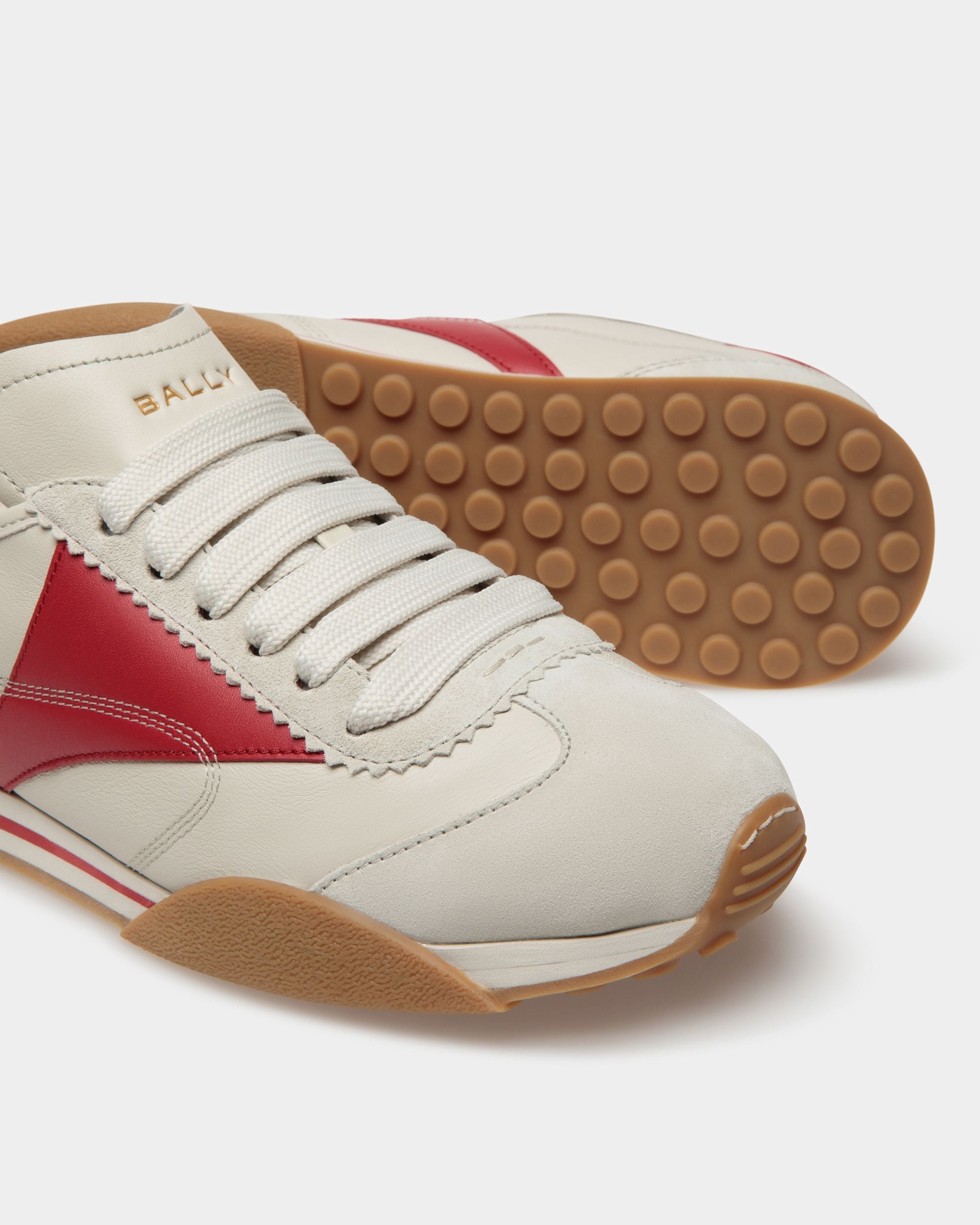 Sussex スニーカー ダスティホワイト＆ディープルビー レザー - 男性 - Bally - 04