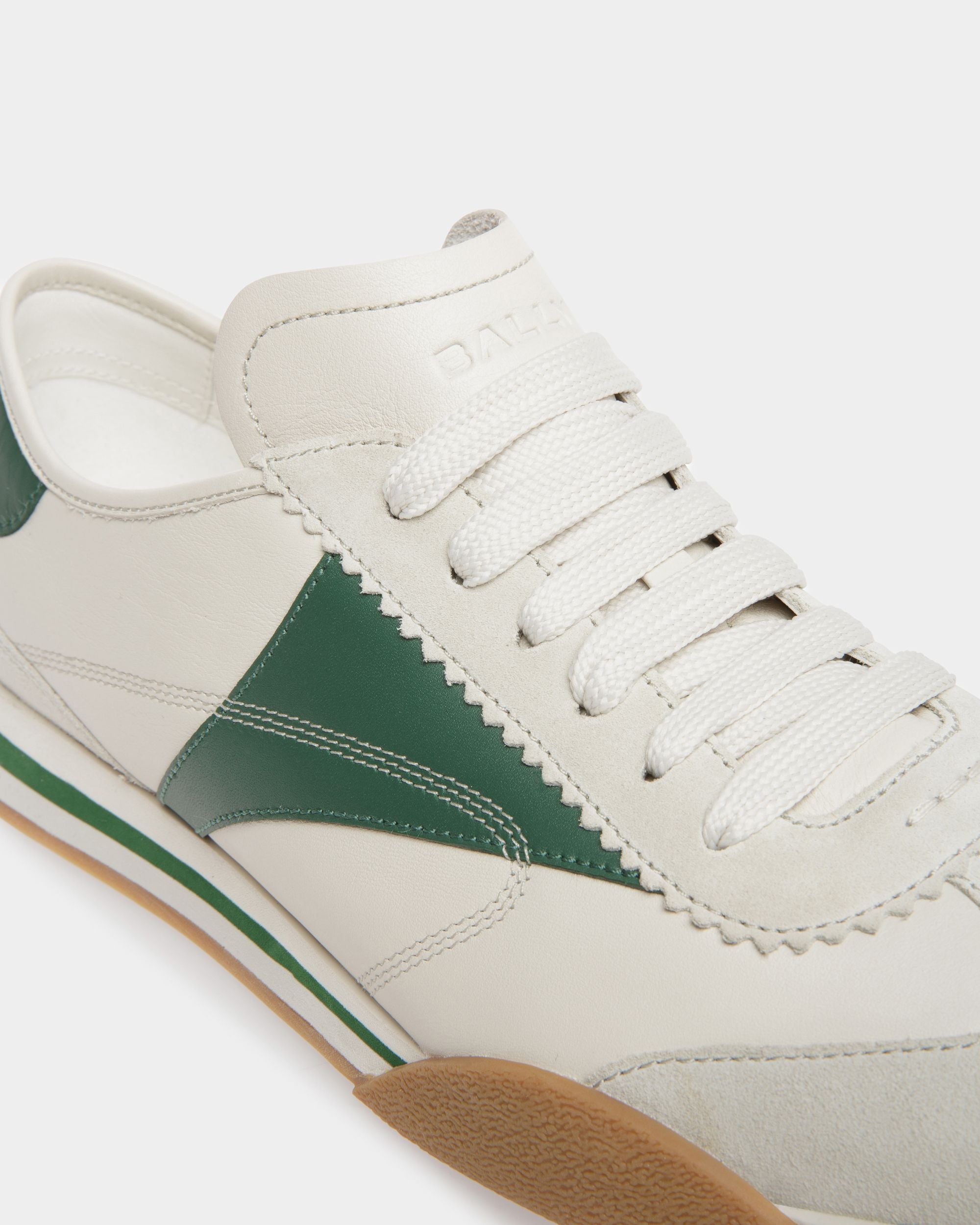 Sussex スニーカー ダスティホワイト＆ケリーグリーン レザー - 男性 - Bally - 06
