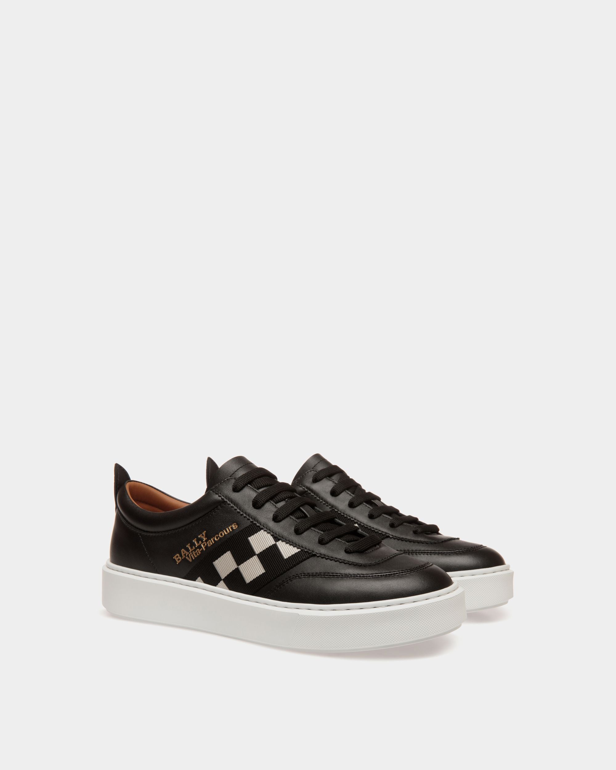 Sneaker In Black  Leather - 男性 - Bally - 02