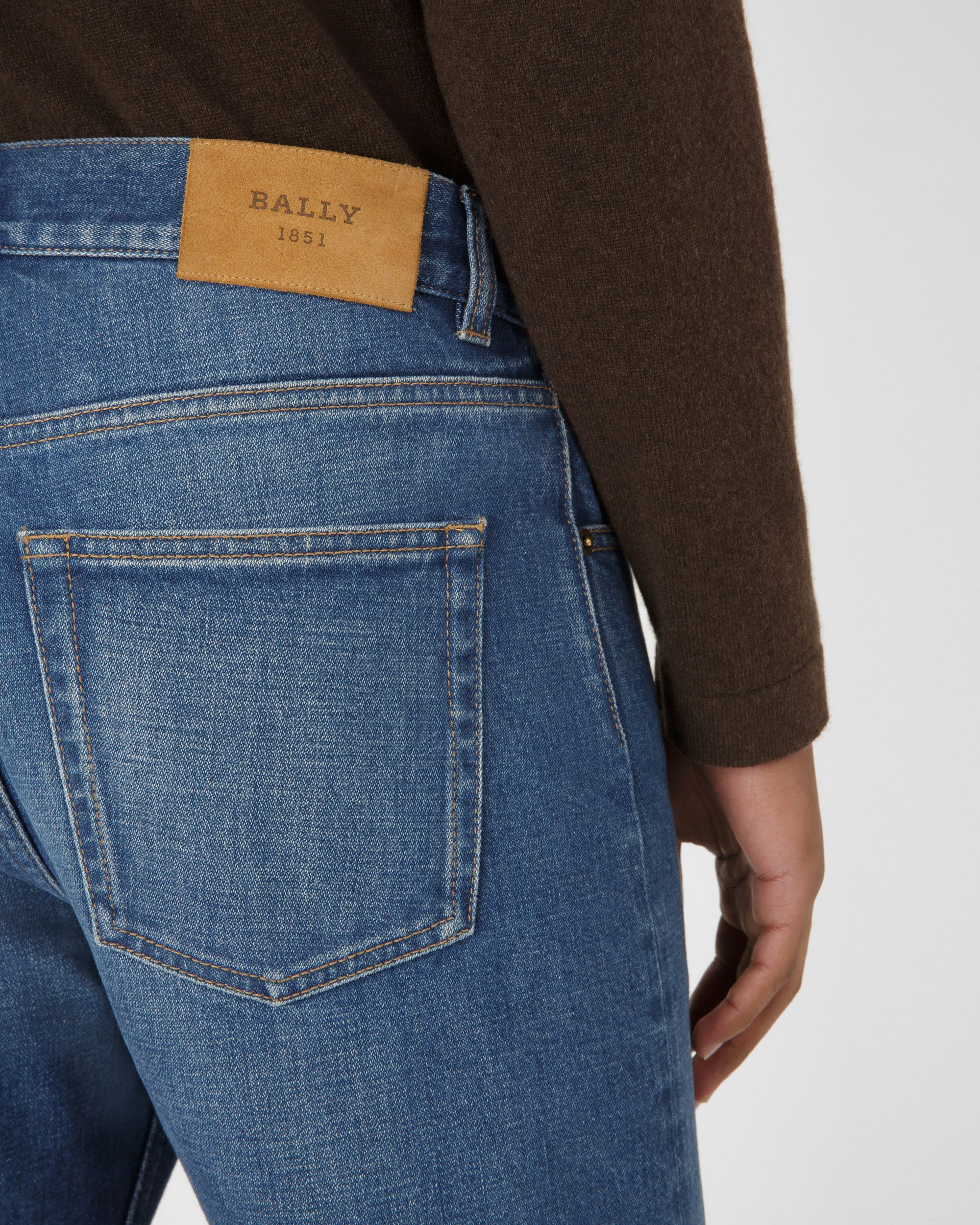 Five Pocket Jeans コットンパンツ ブルー - 男性 - Bally - 02