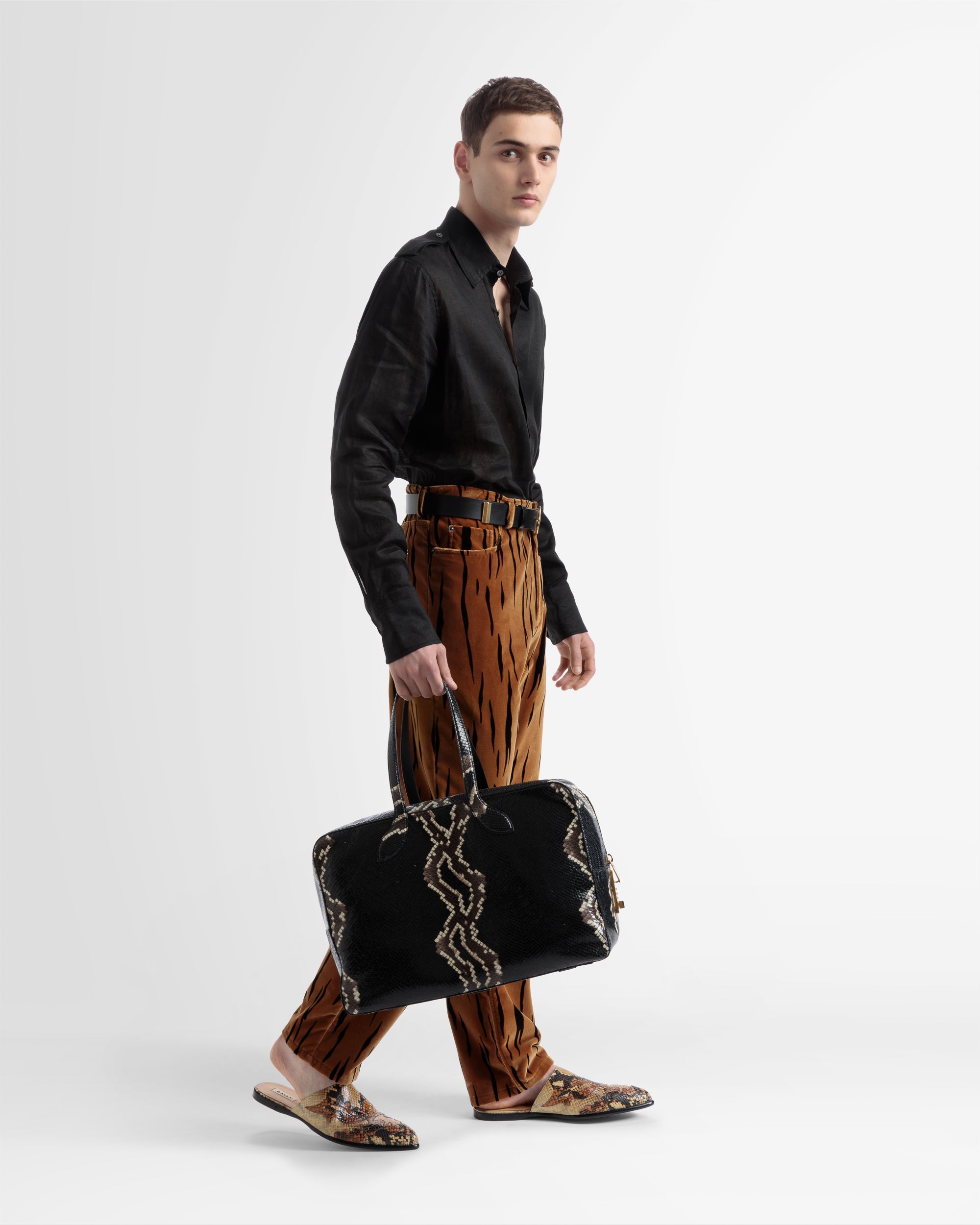 タイガー プリント パンツ ブラック＆デザートブラウン ベルベット - 男性 - Bally - 04