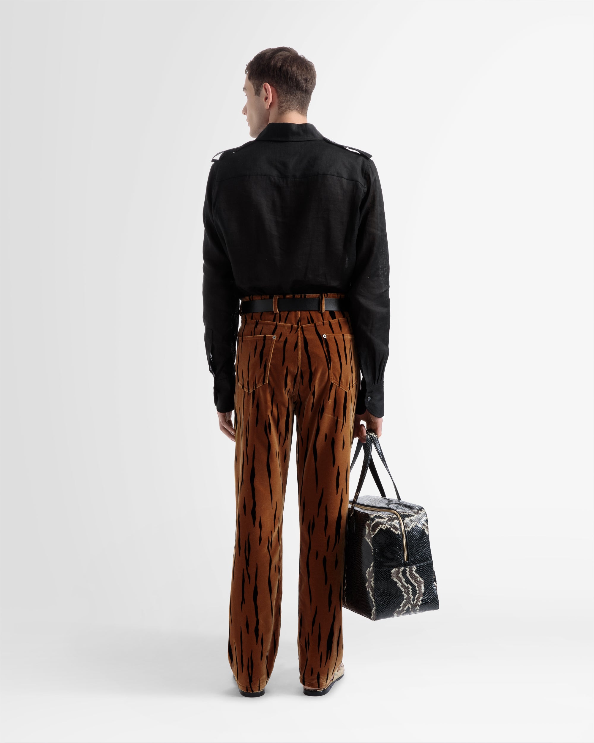 タイガー プリント パンツ ブラック＆デザートブラウン ベルベット - 男性 - Bally - 05