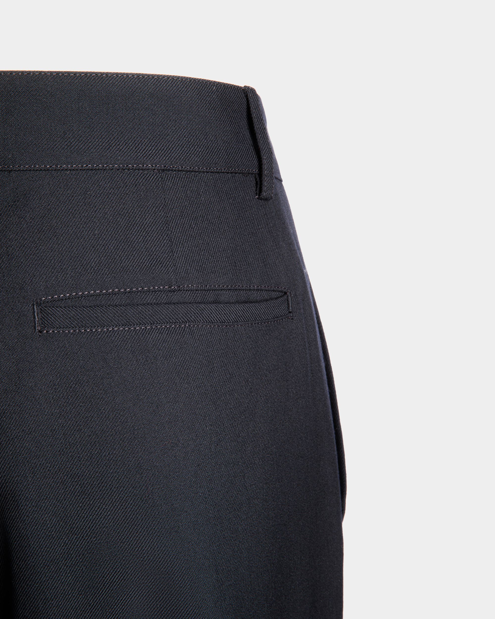 Adrien Brodyトラベルコレクション チノパンツ Navy Blue ウールブレンド - 男性 - Bally - 06