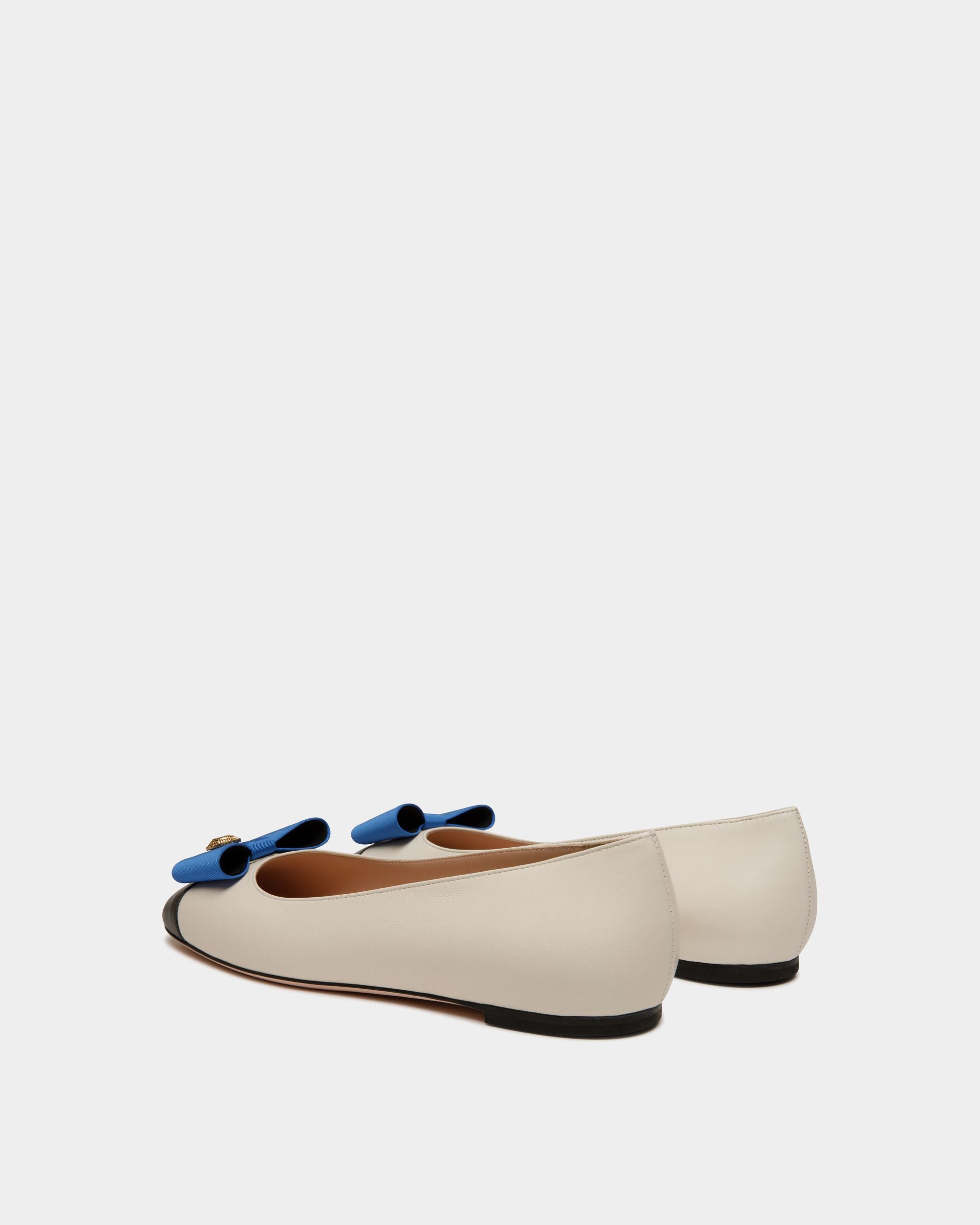 B-Bow フラットシューズ ホワイト＆ブラック レザー - 女性 - Bally - 04