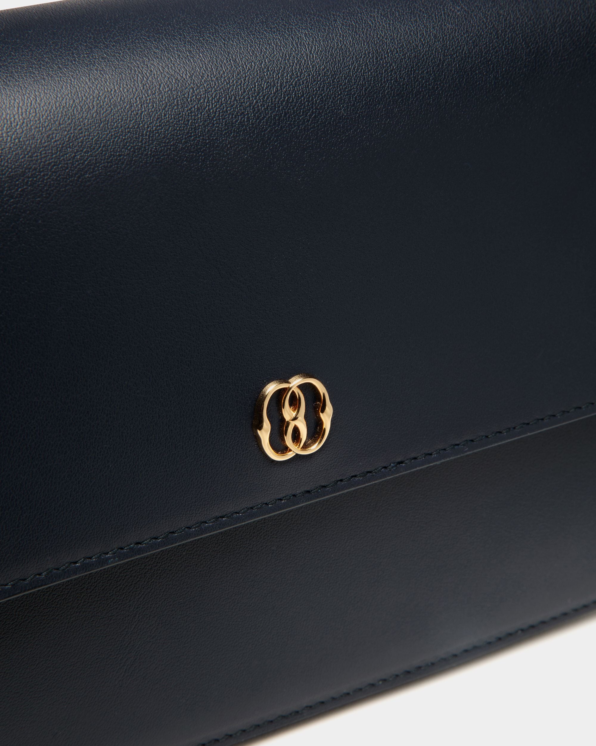Emblem スモール クロスボディバッグ Navy Blue レザー - 女性 - Bally - 04