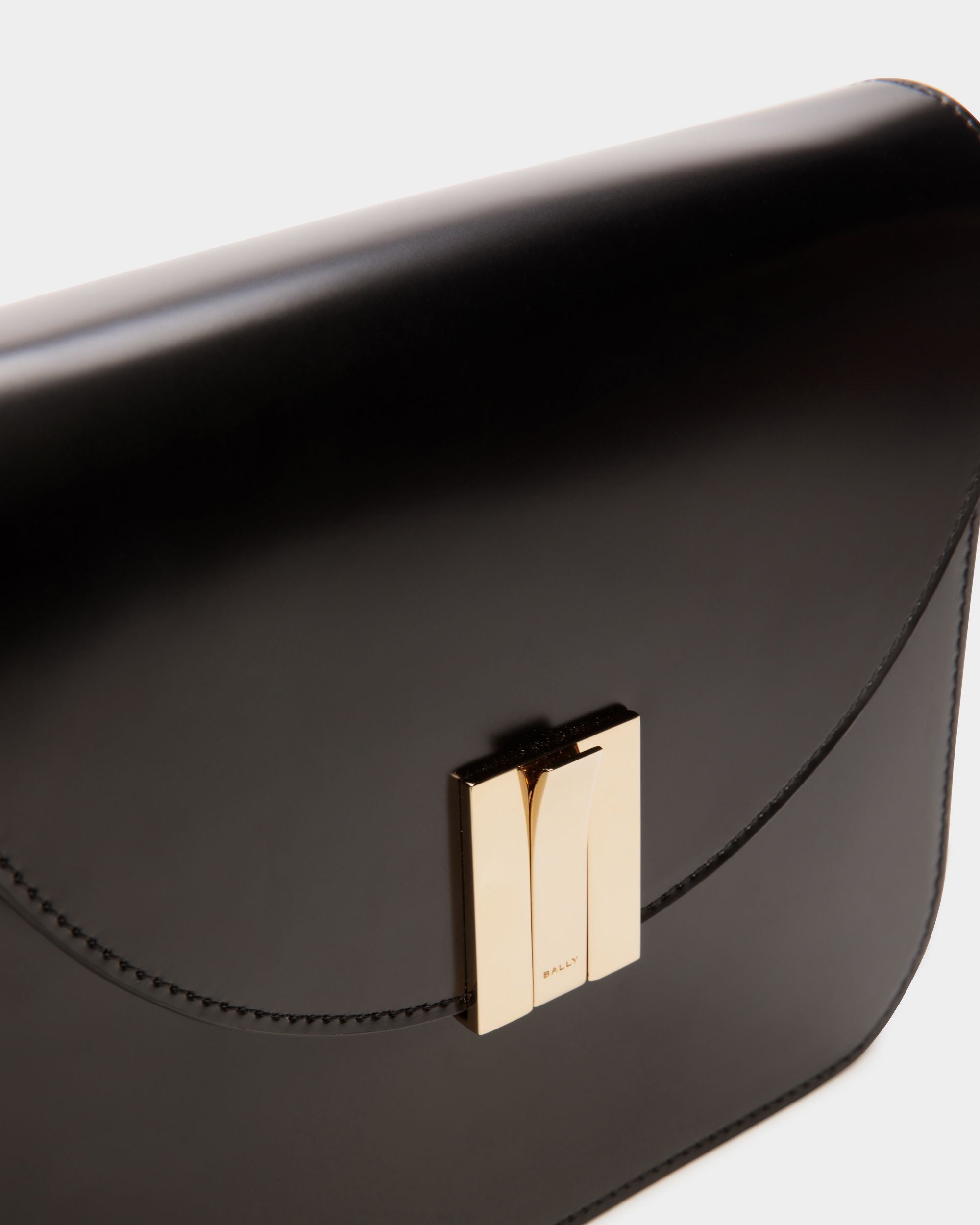 Ollam クロスボディバッグ ブラック ブラッシュドレザー - 女性 - Bally - 06
