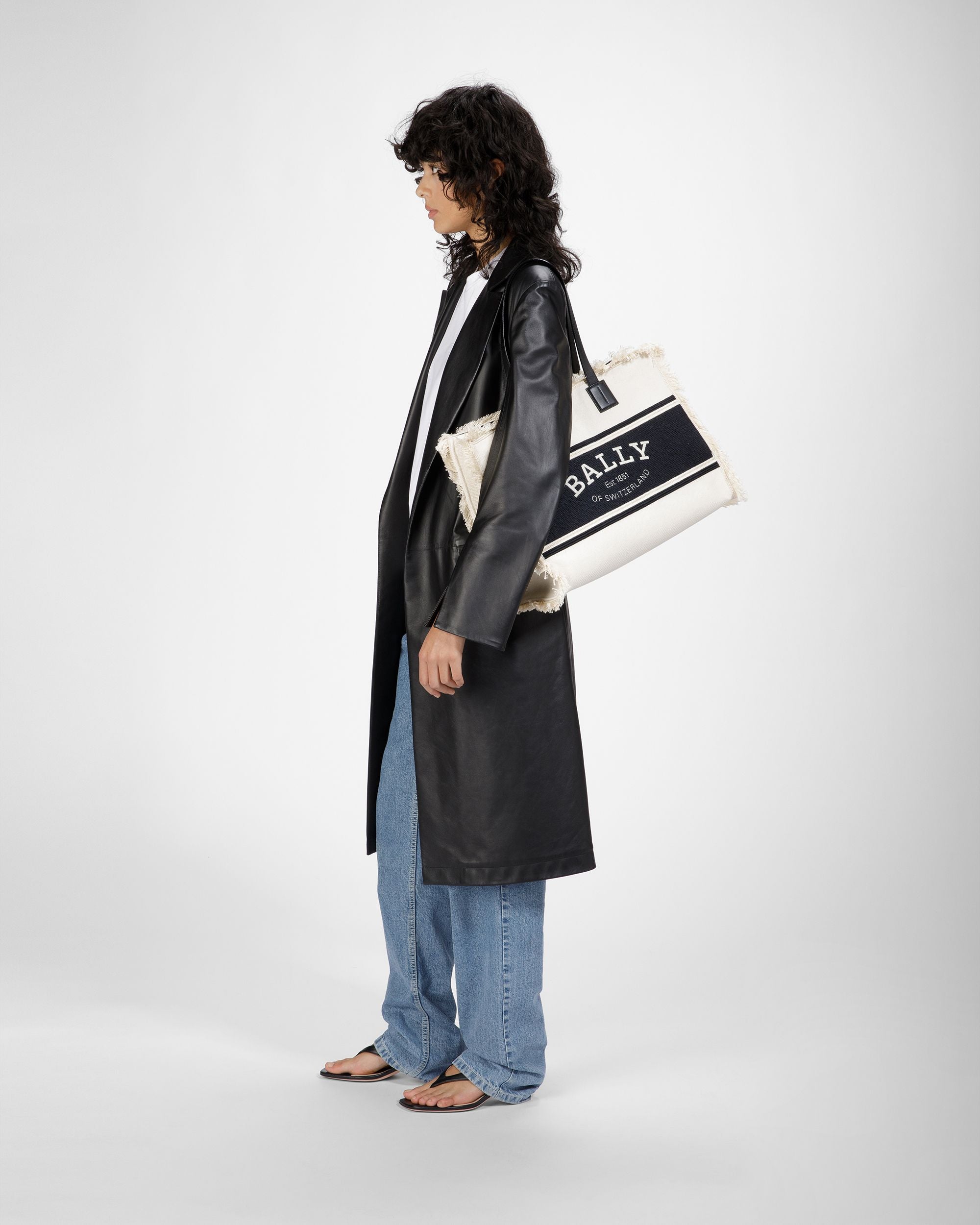 Crystalia Wide ナチュラル＆ブラック キャンバス トートバッグ - 女性 - Bally - 05