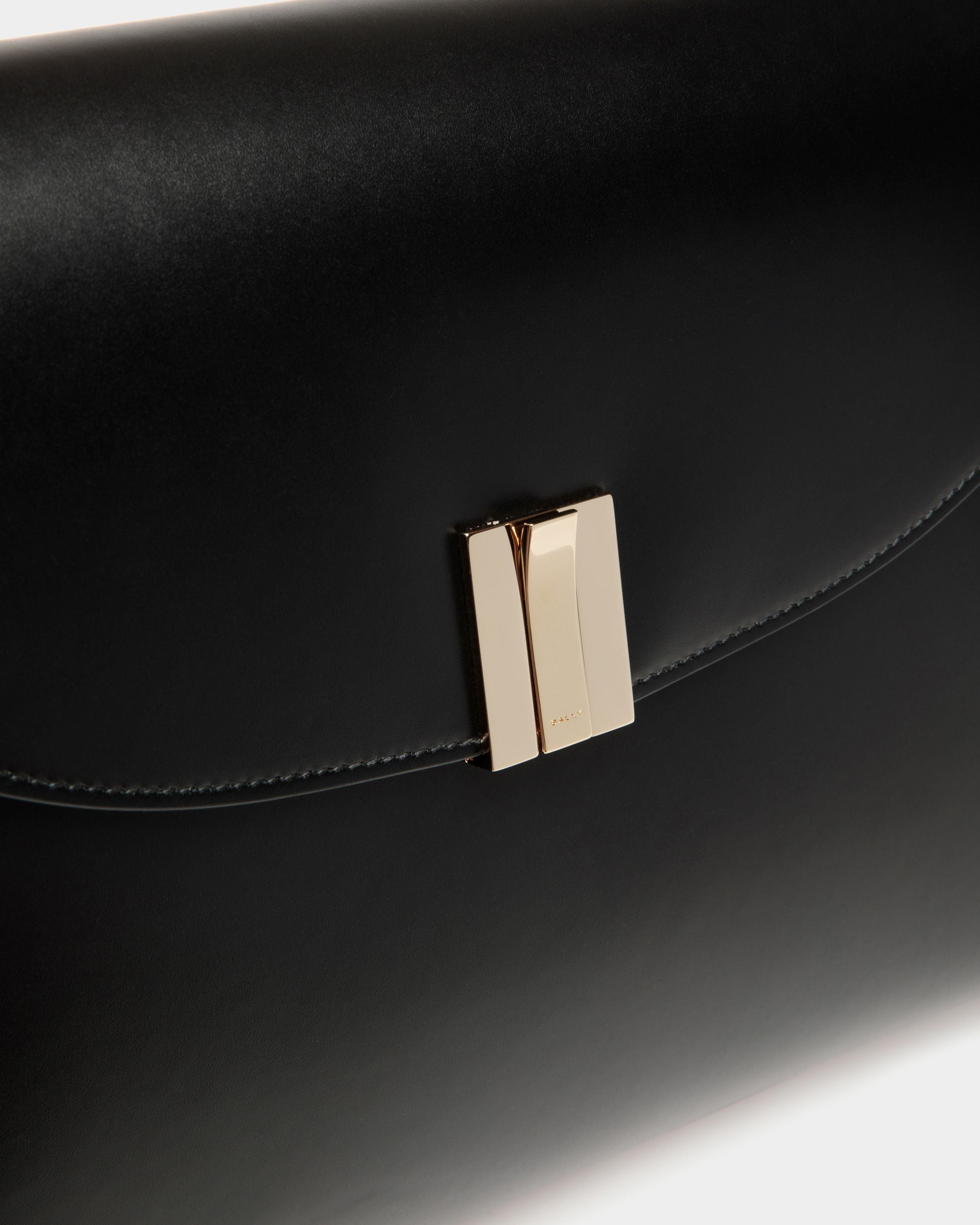 Ollam ショルダーバッグ ブラック レザー - 女性 - Bally - 06