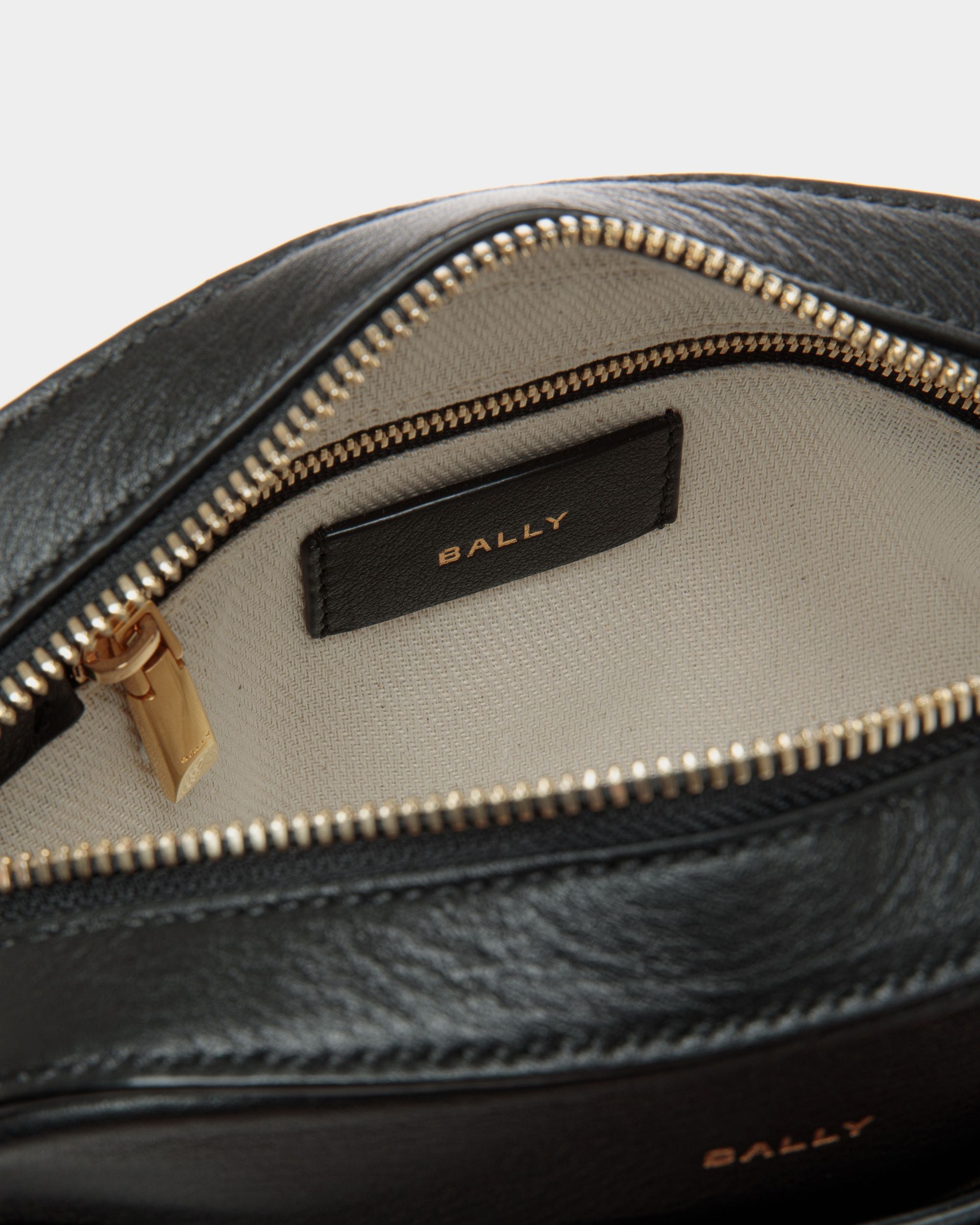 Code Crossbody In Black Leather - 女性 - Bally - 04