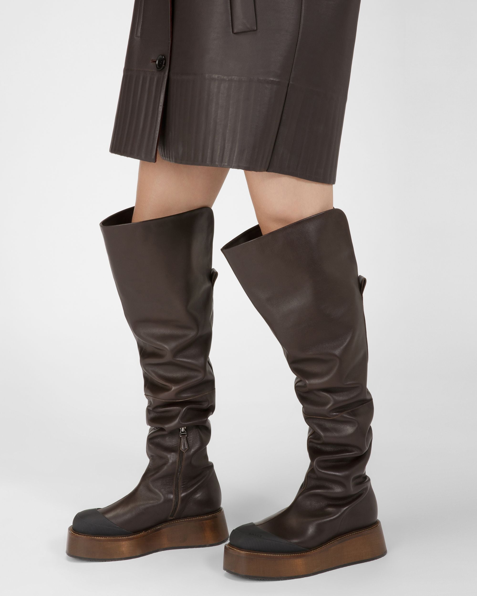 Irenne エボニーブラウン レザー ロングブーツ - 女性 - Bally - 06