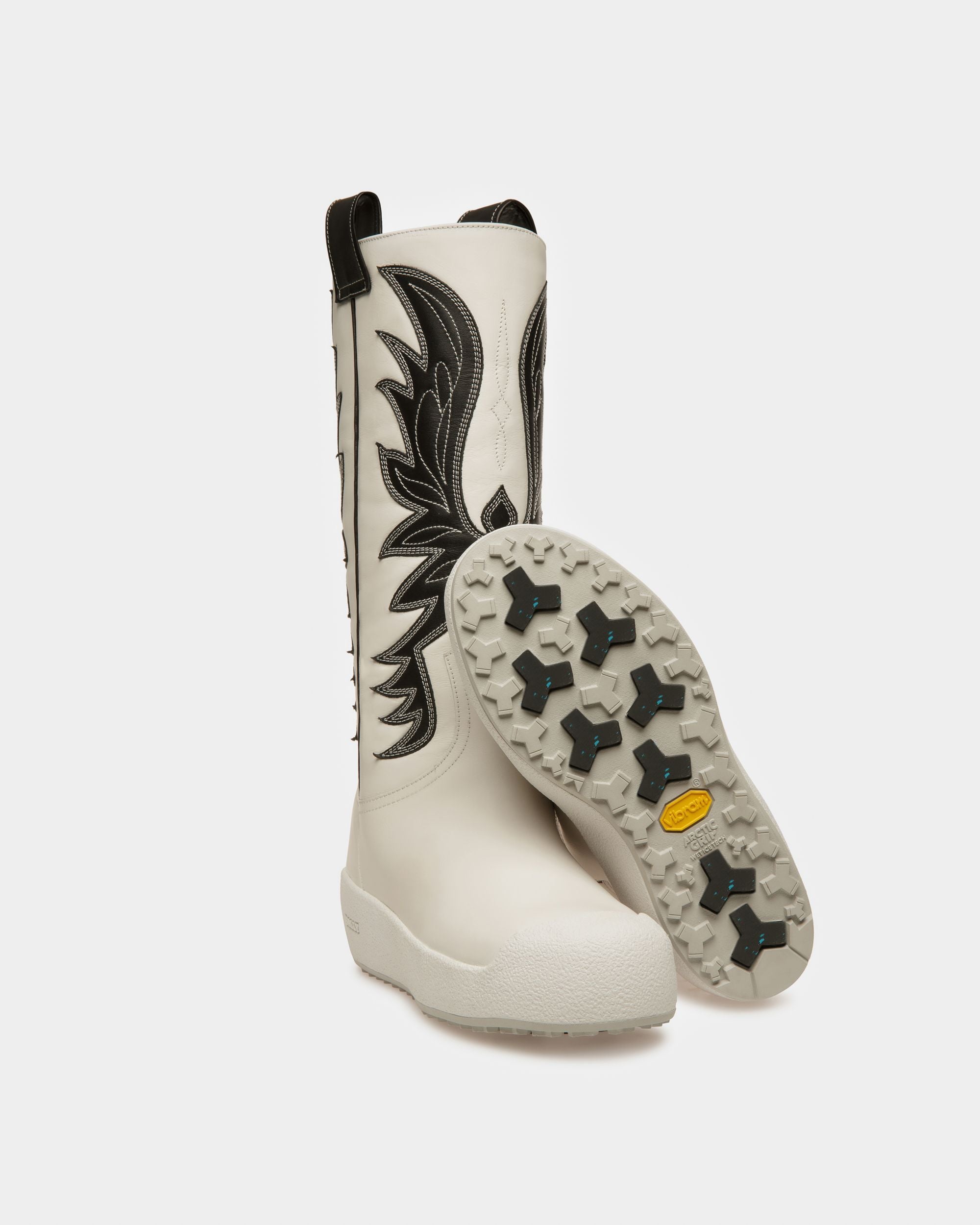 Chambery ホワイト＆ブラック レザー ロングブーツ - 女性 - Bally - 05